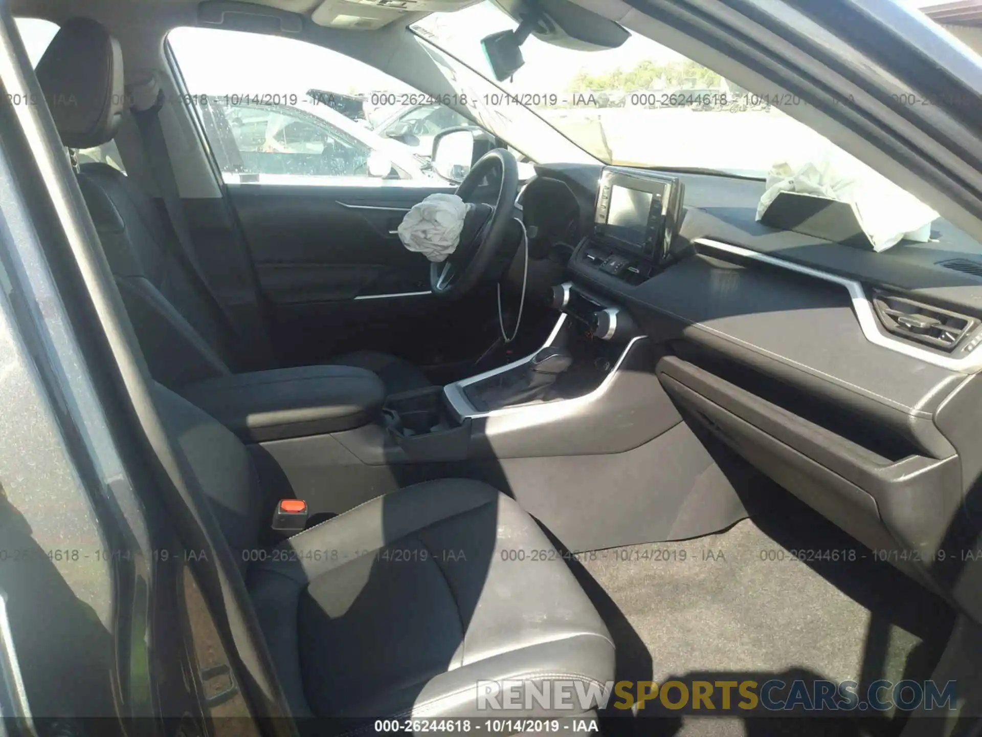 5 Photograph of a damaged car 2T3C1RFV8KW022134 TOYOTA RAV4 2019