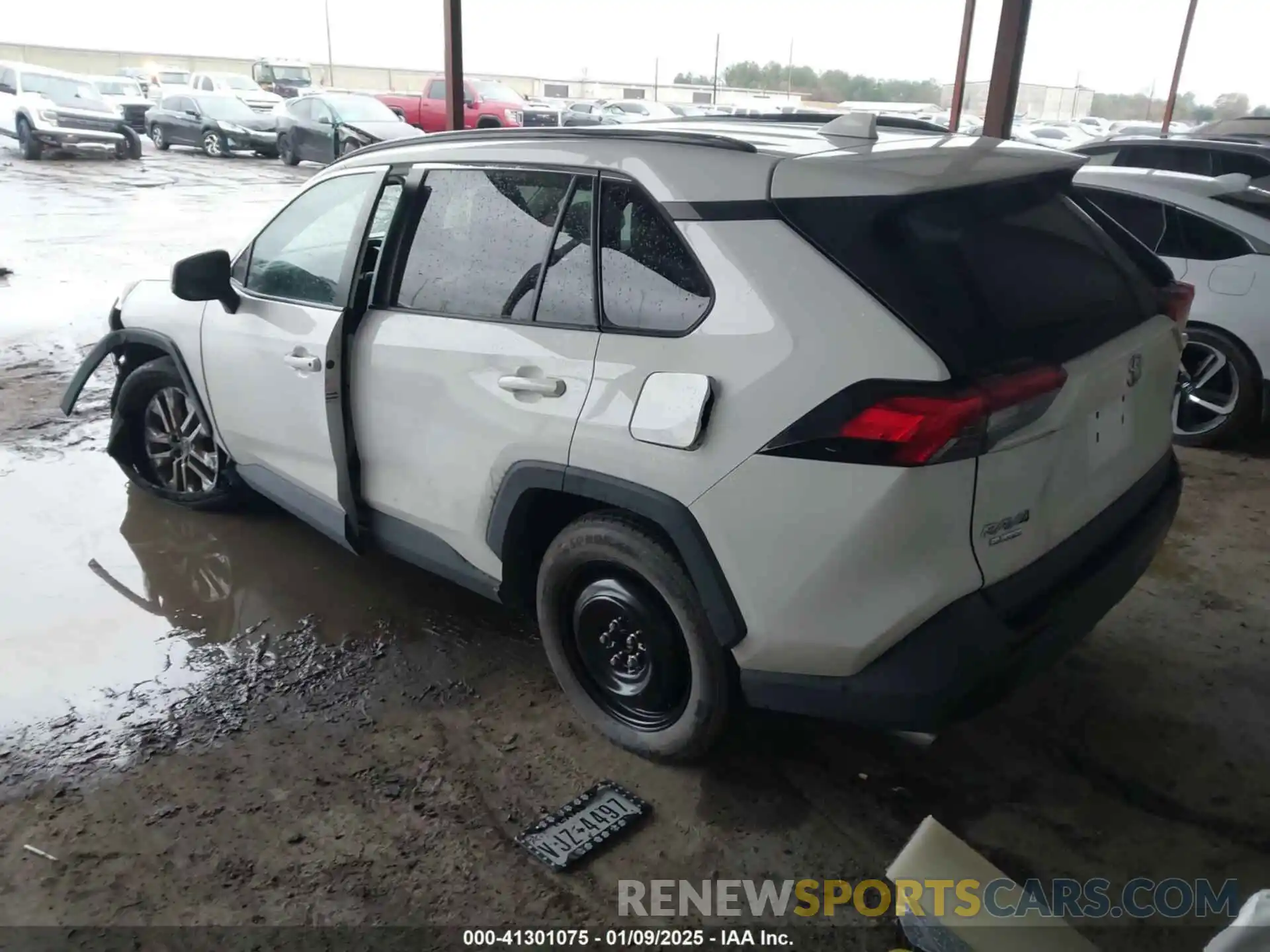 3 Photograph of a damaged car 2T3C1RFV9KC007255 TOYOTA RAV4 2019