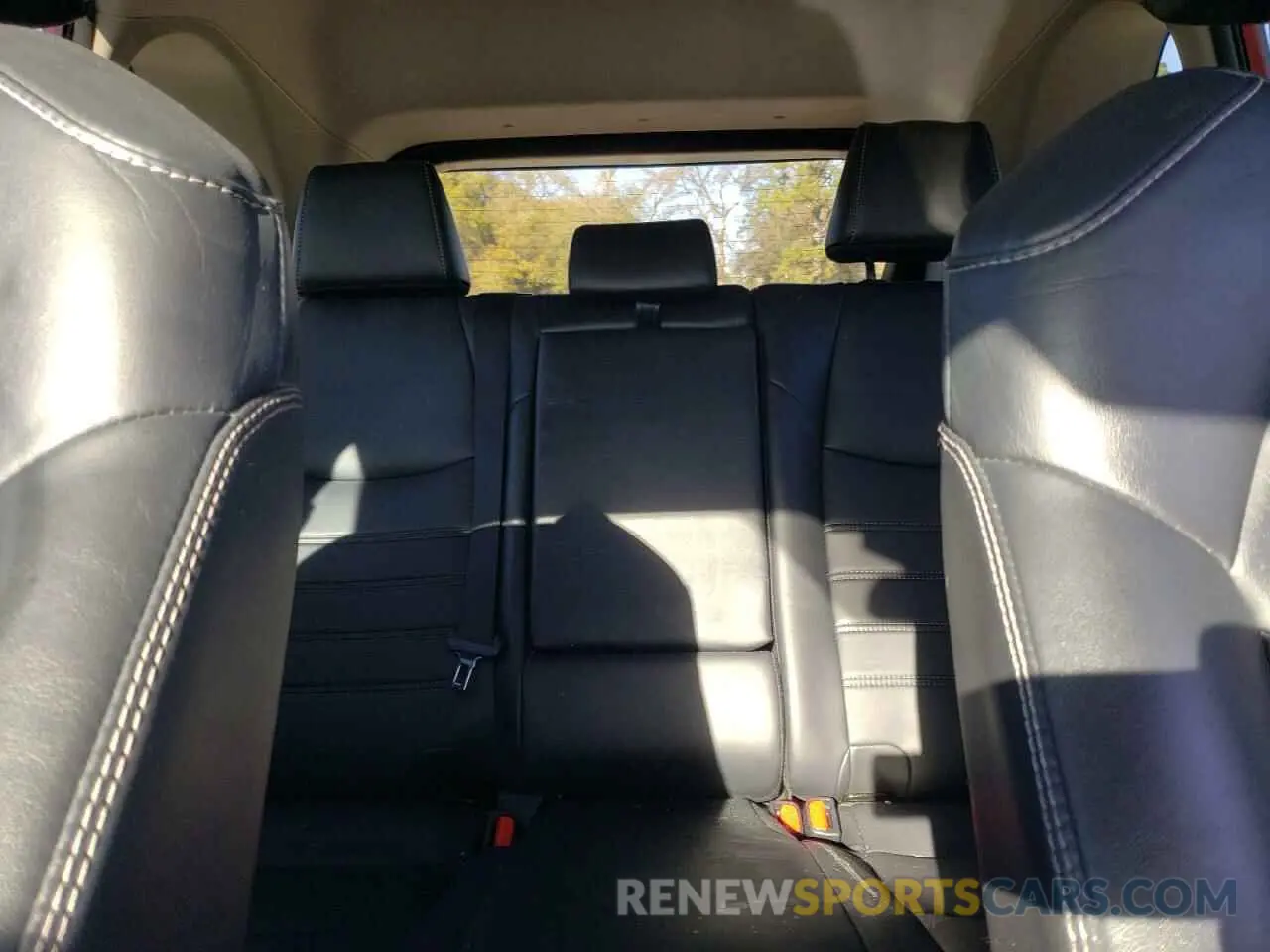 10 Photograph of a damaged car 2T3C1RFV9KC010222 TOYOTA RAV4 2019