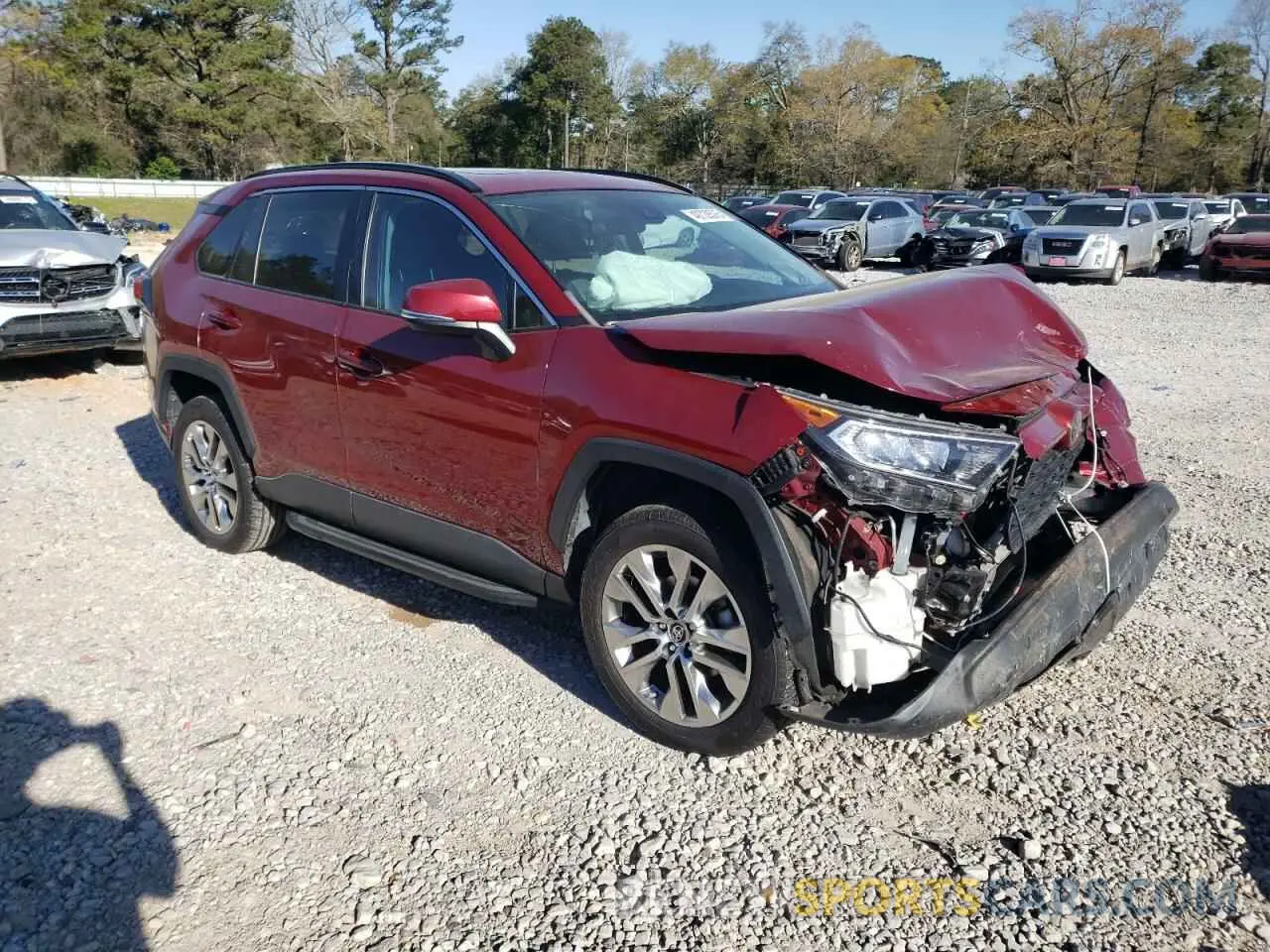 4 Photograph of a damaged car 2T3C1RFV9KC010222 TOYOTA RAV4 2019
