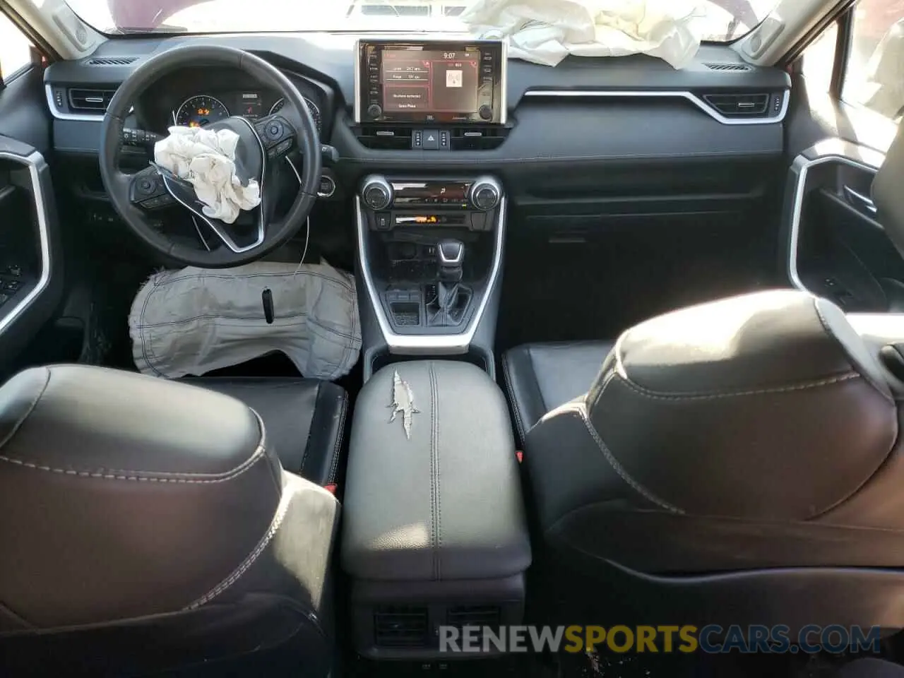 8 Photograph of a damaged car 2T3C1RFV9KC010222 TOYOTA RAV4 2019