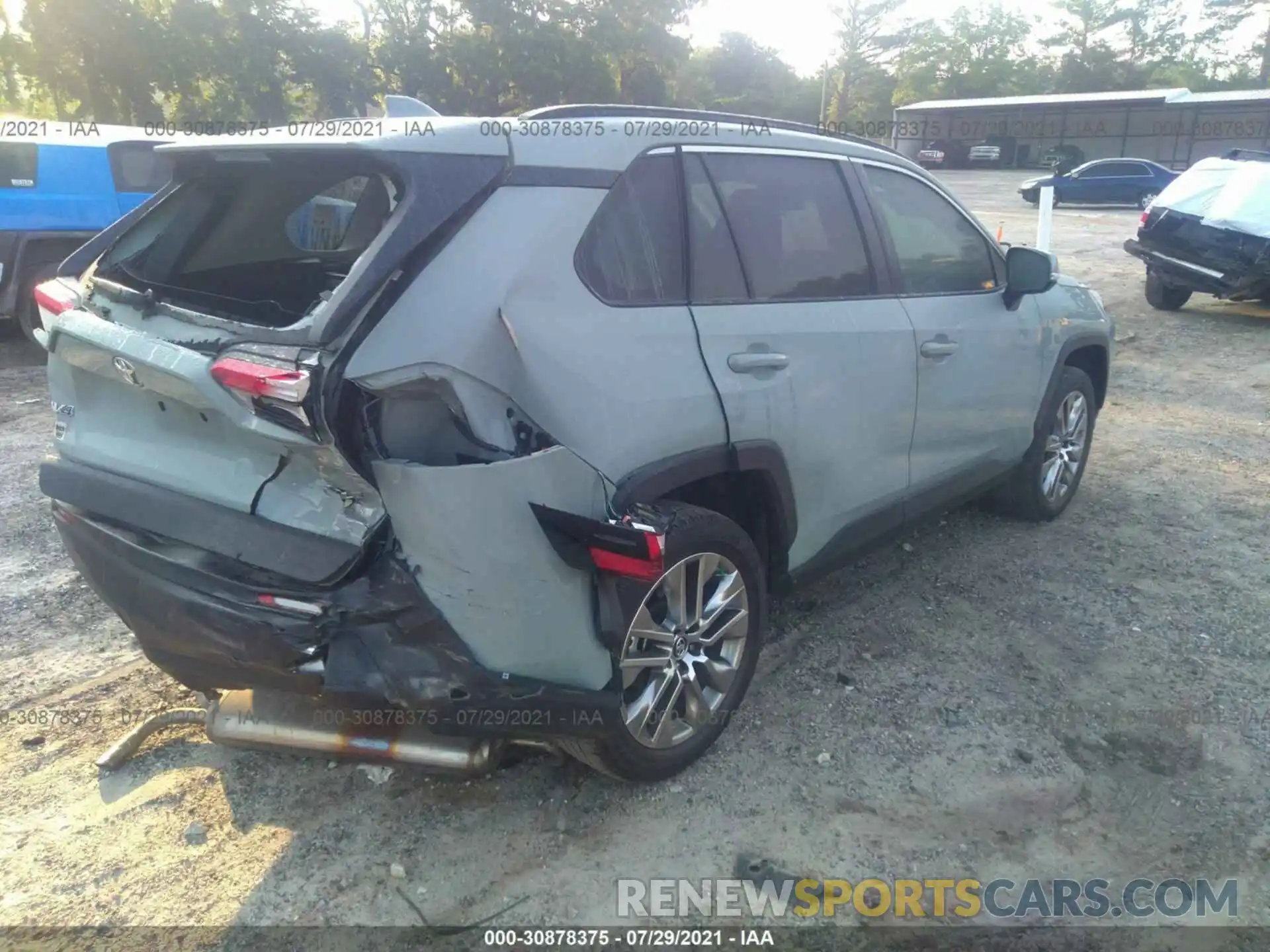 4 Photograph of a damaged car 2T3C1RFV9KC012844 TOYOTA RAV4 2019