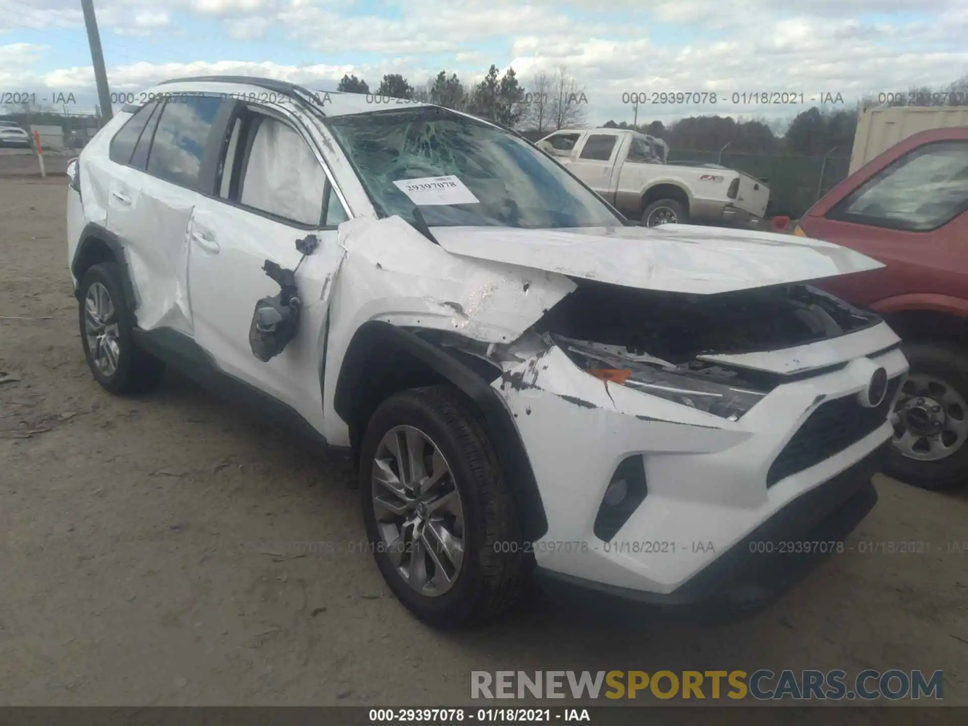 1 Photograph of a damaged car 2T3C1RFV9KC018773 TOYOTA RAV4 2019