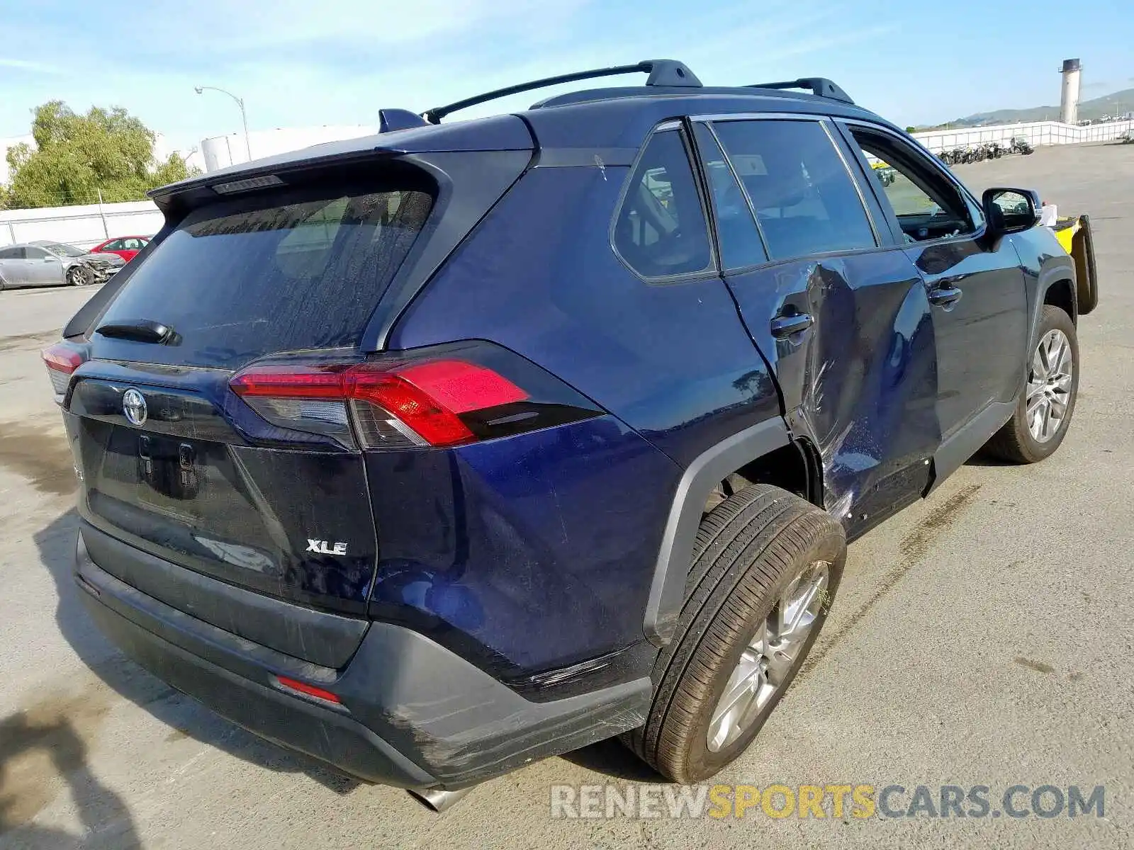 4 Photograph of a damaged car 2T3C1RFV9KC019261 TOYOTA RAV4 2019