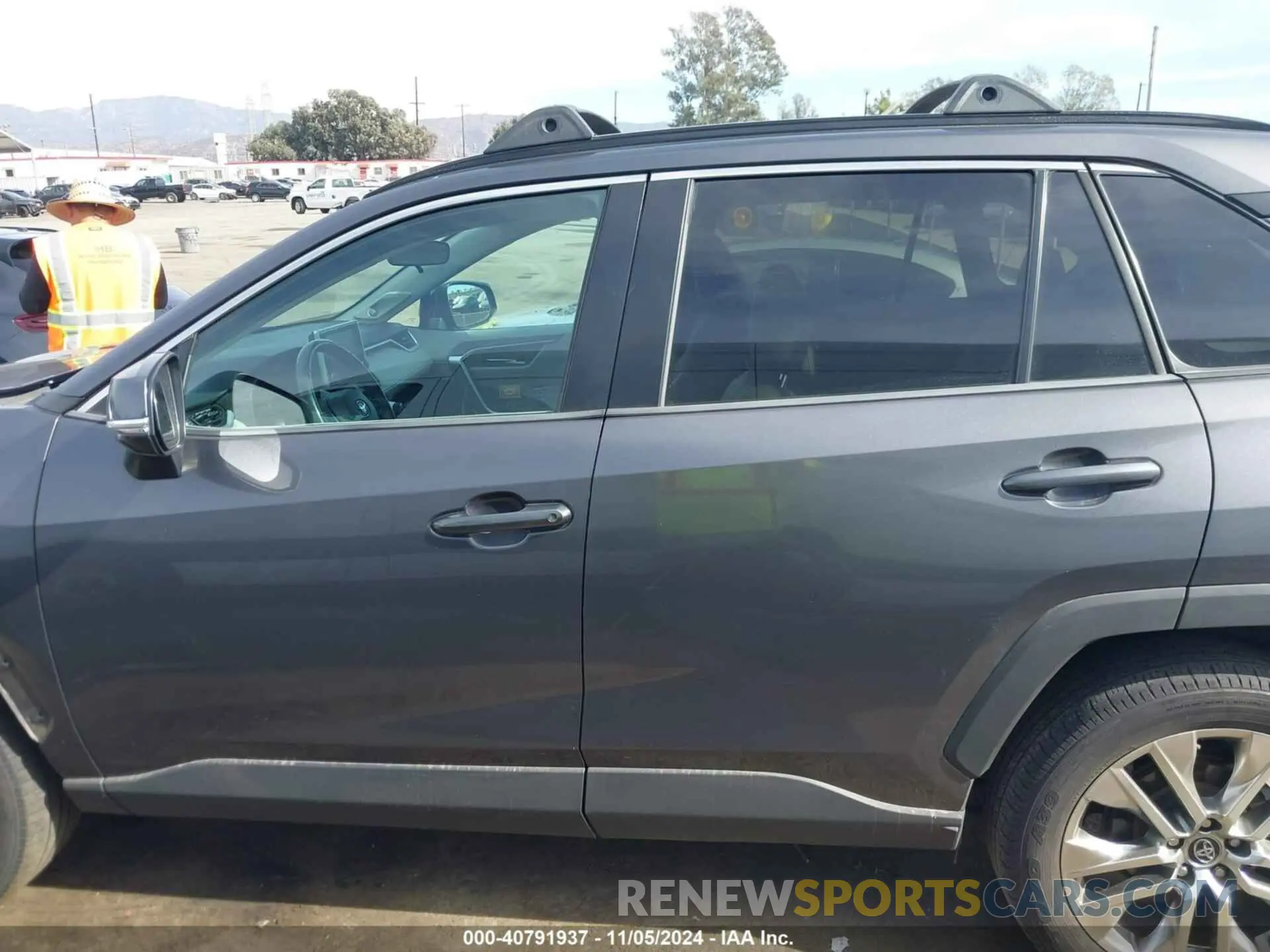 15 Photograph of a damaged car 2T3C1RFV9KW007173 TOYOTA RAV4 2019