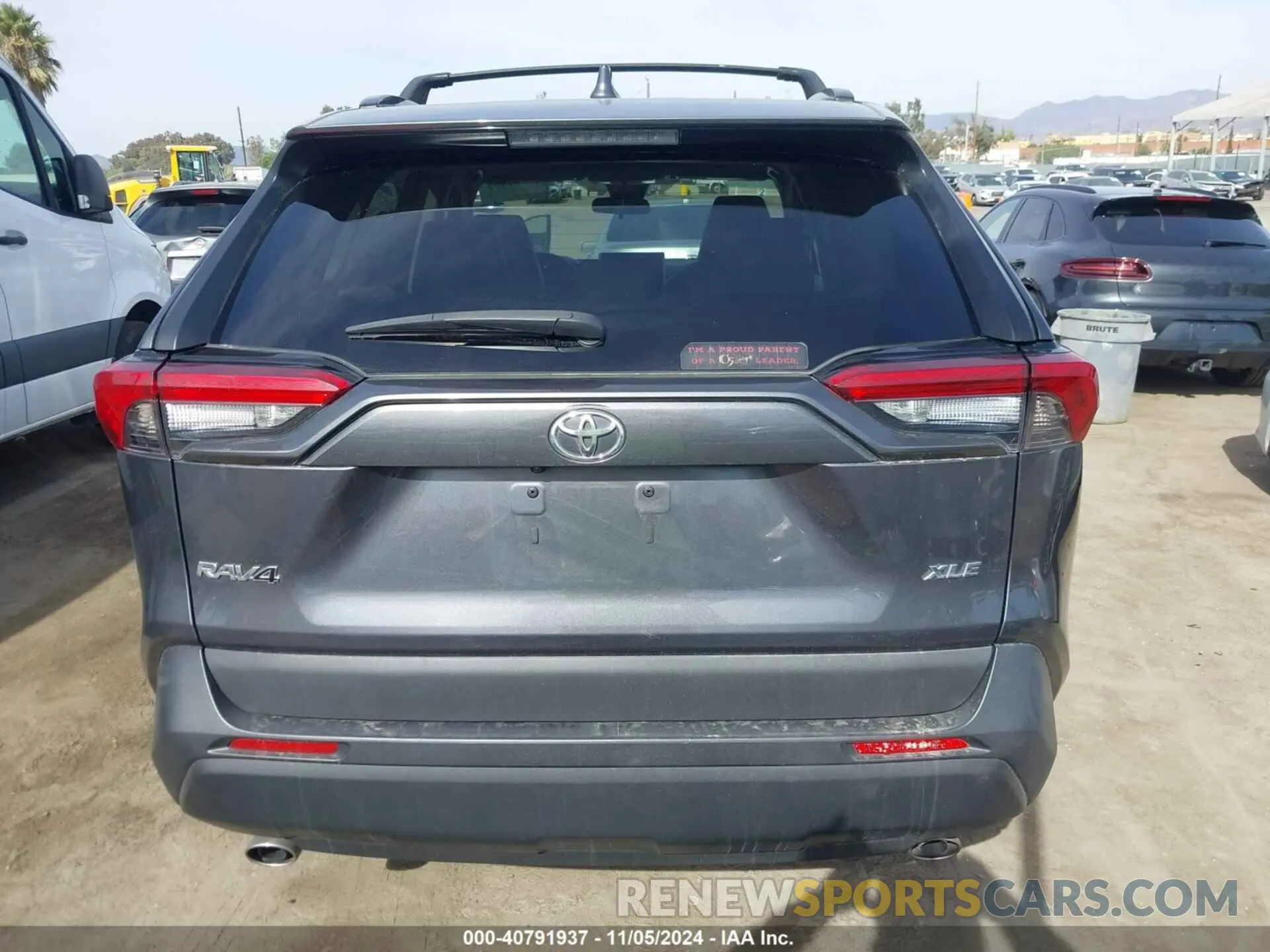 17 Photograph of a damaged car 2T3C1RFV9KW007173 TOYOTA RAV4 2019