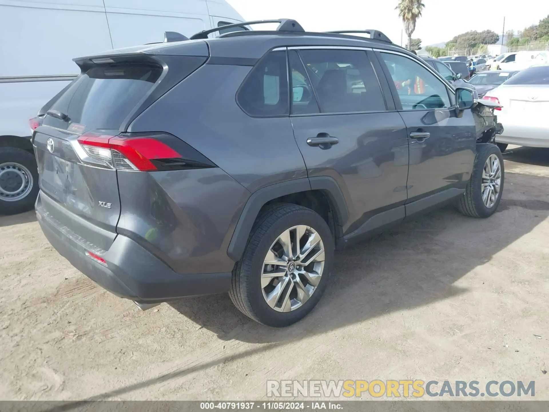 4 Photograph of a damaged car 2T3C1RFV9KW007173 TOYOTA RAV4 2019