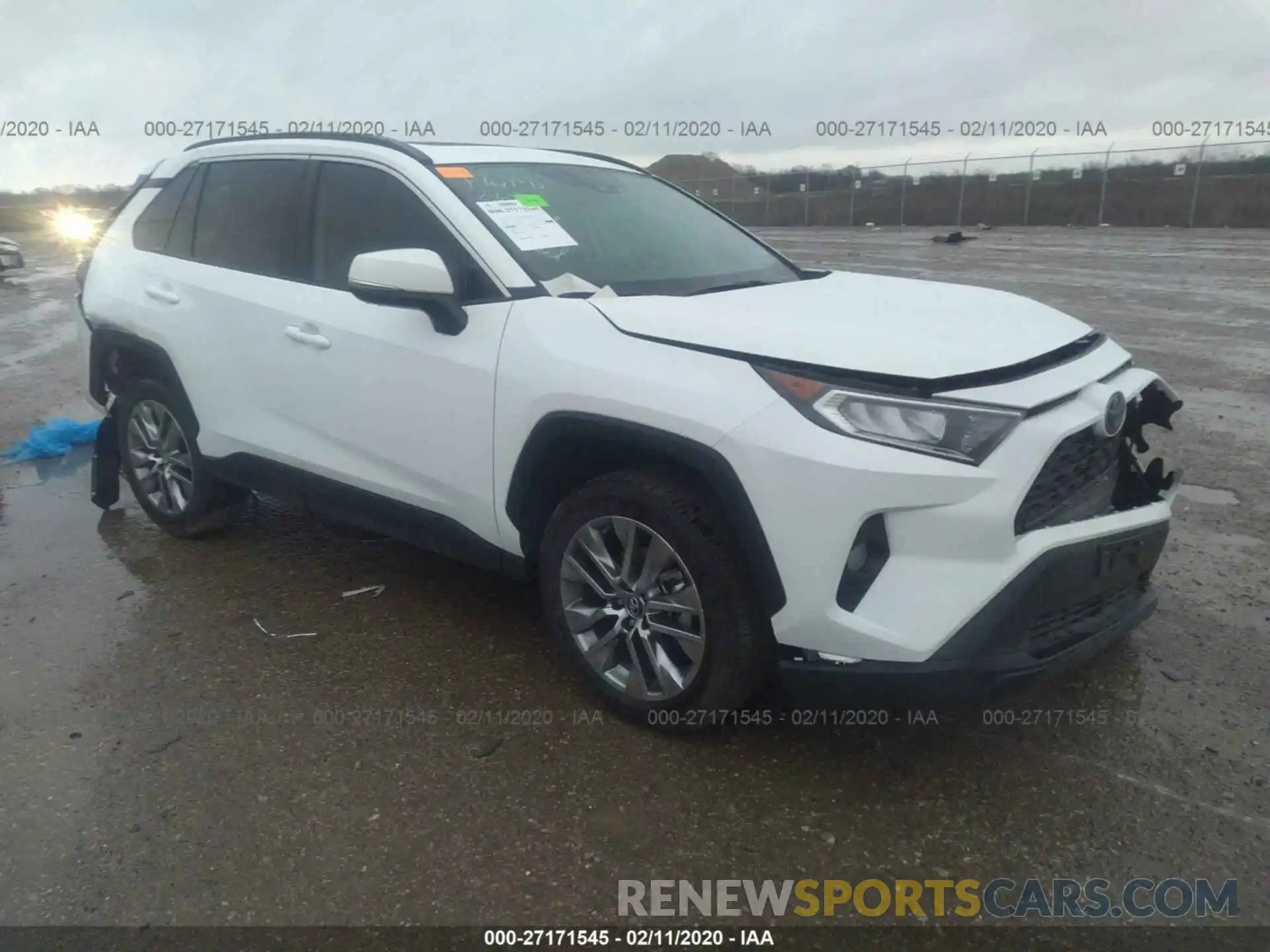 1 Photograph of a damaged car 2T3C1RFV9KW036883 TOYOTA RAV4 2019