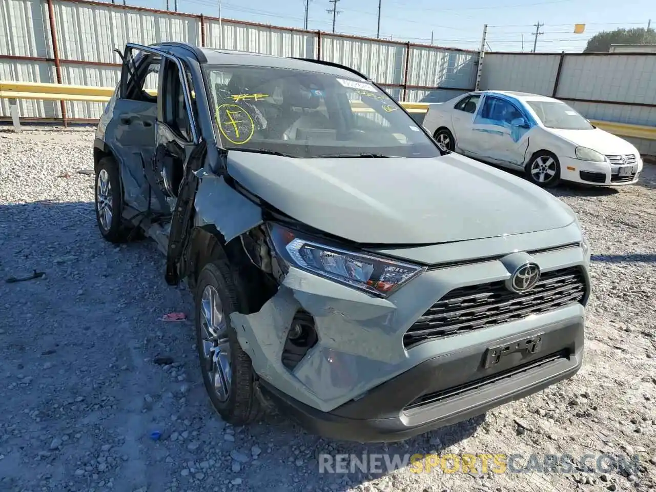 1 Photograph of a damaged car 2T3C1RFV9KW054610 TOYOTA RAV4 2019