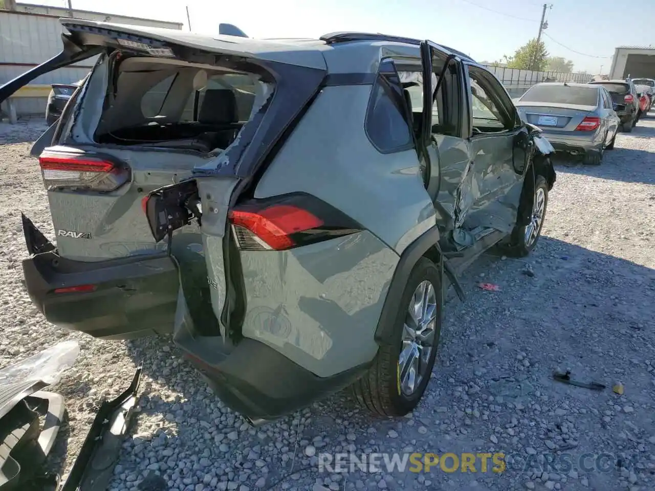 4 Photograph of a damaged car 2T3C1RFV9KW054610 TOYOTA RAV4 2019