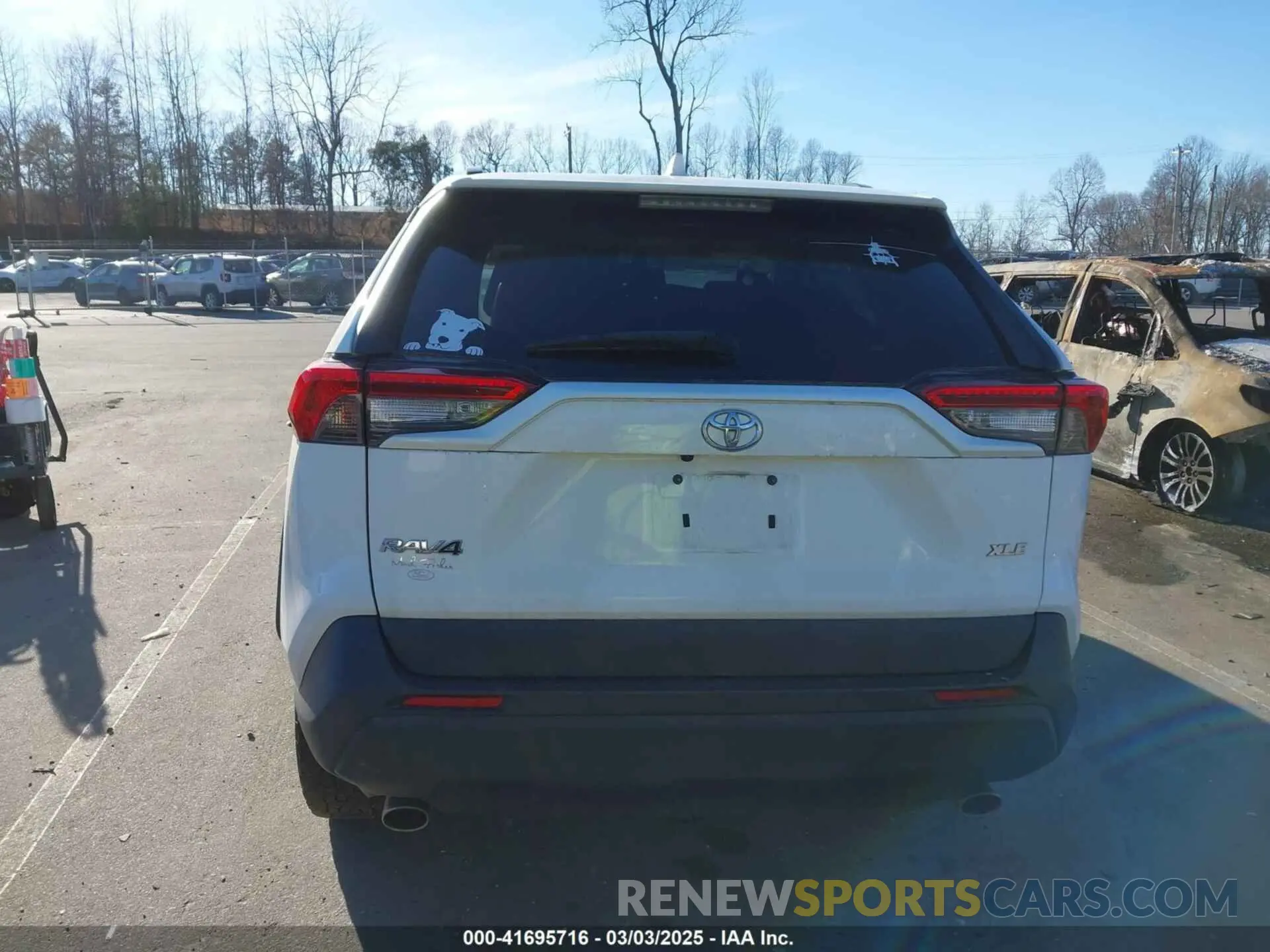 16 Photograph of a damaged car 2T3C1RFV9KW056468 TOYOTA RAV4 2019