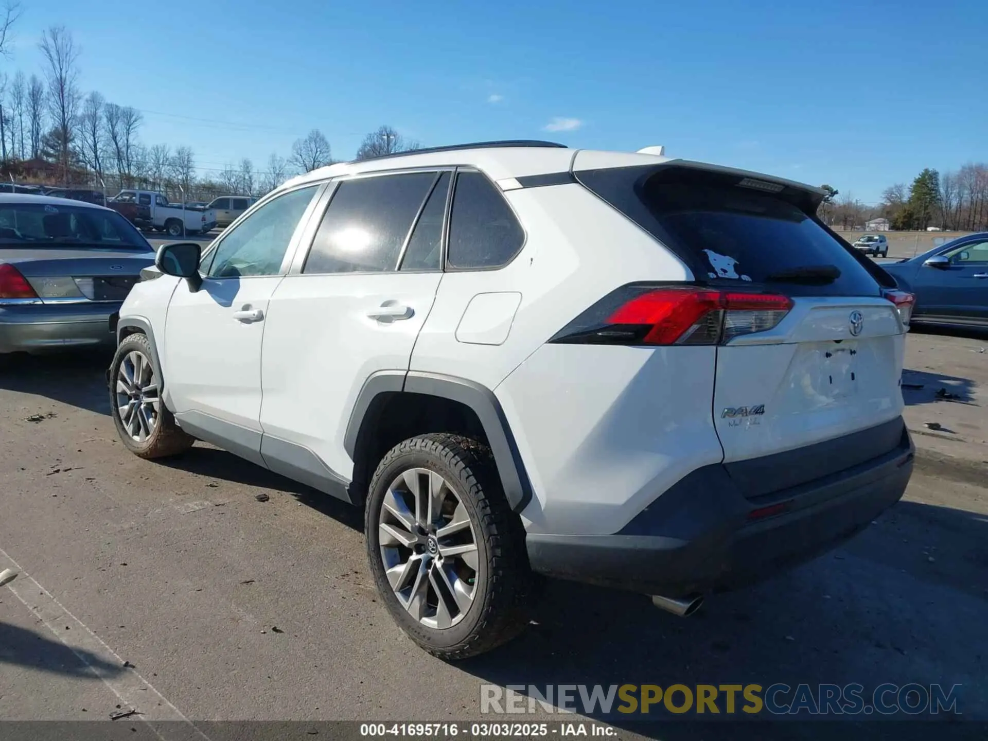 3 Photograph of a damaged car 2T3C1RFV9KW056468 TOYOTA RAV4 2019
