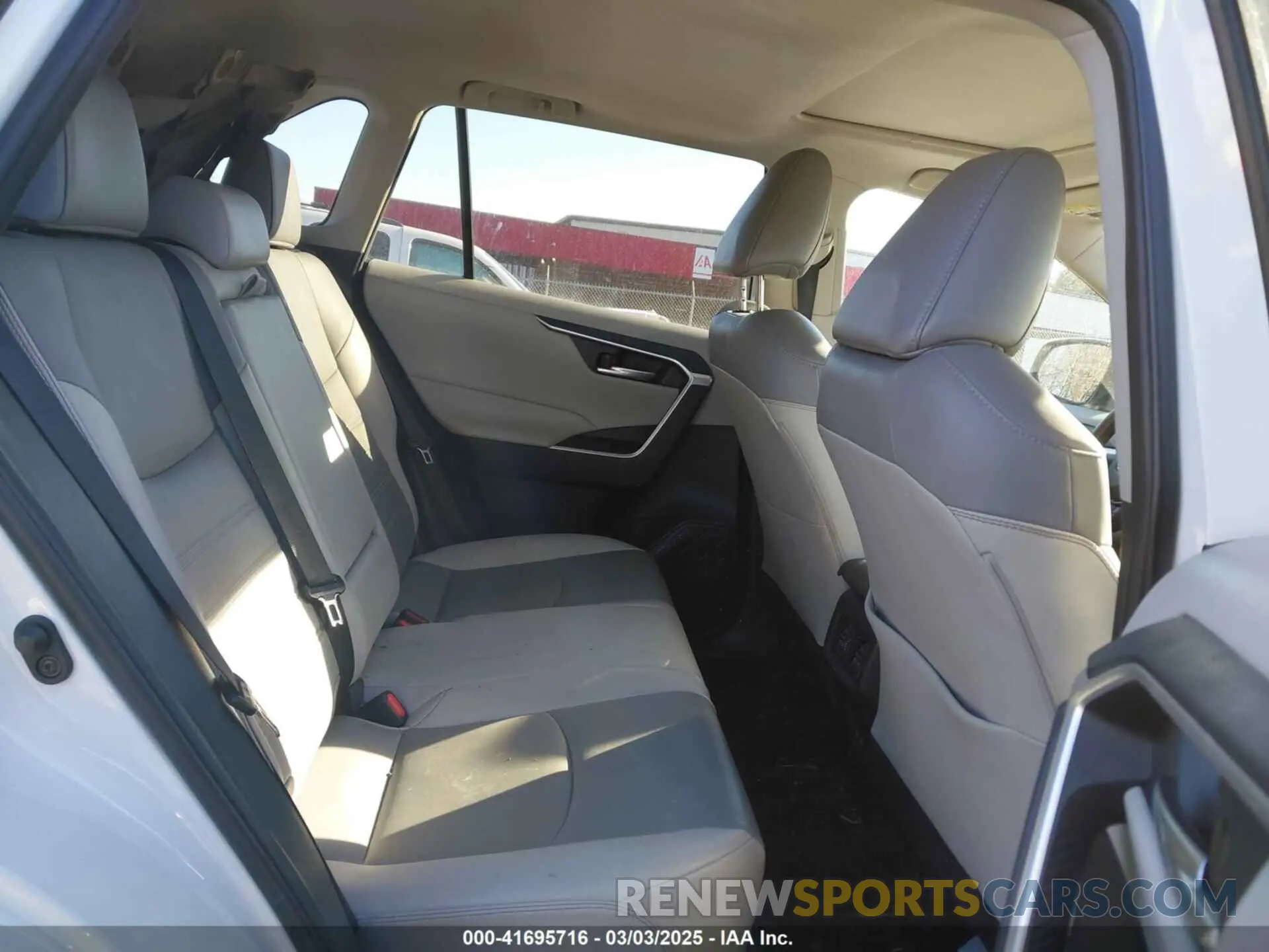 8 Photograph of a damaged car 2T3C1RFV9KW056468 TOYOTA RAV4 2019