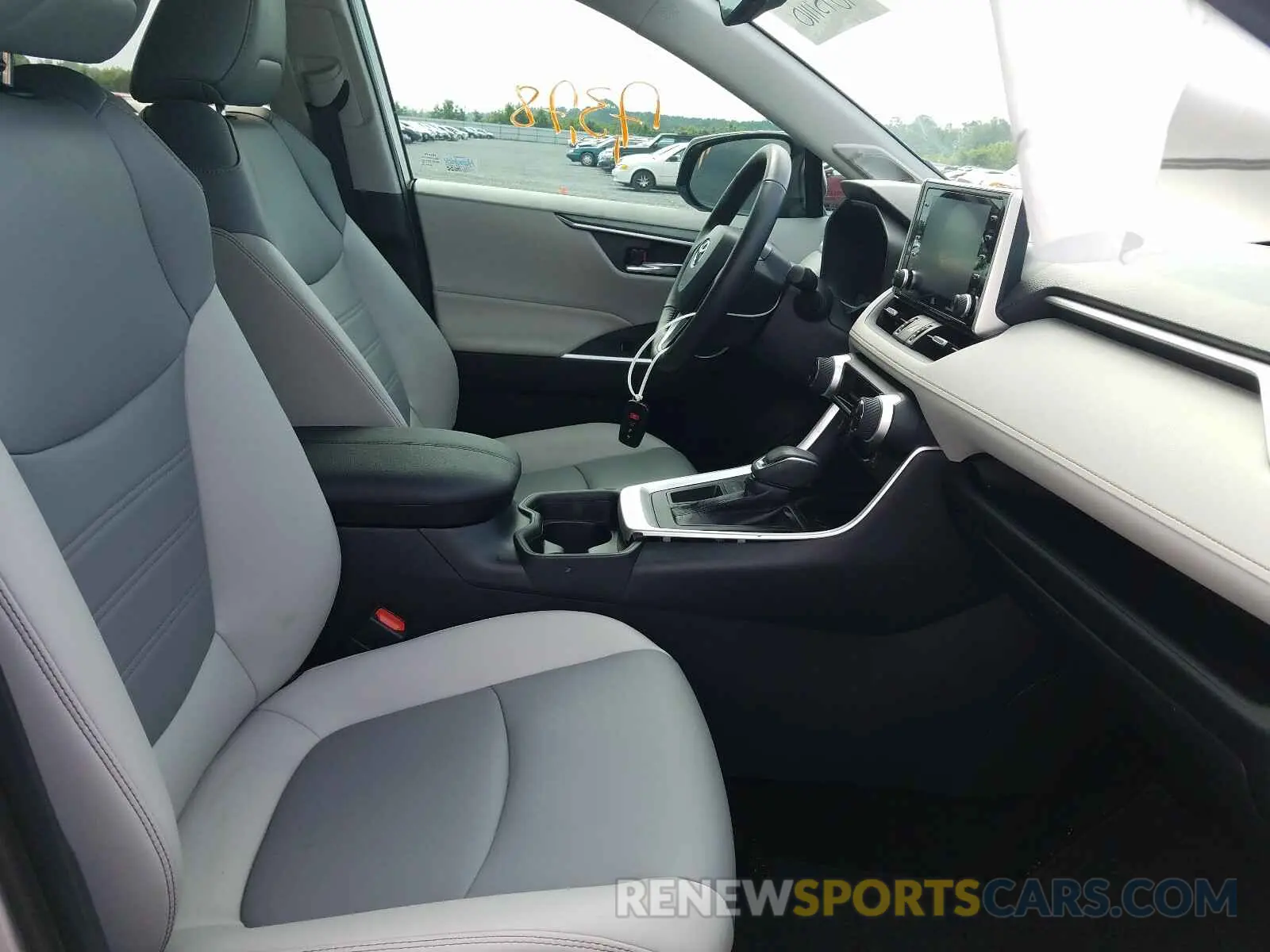 5 Photograph of a damaged car 2T3C1RFVXKC016210 TOYOTA RAV4 2019
