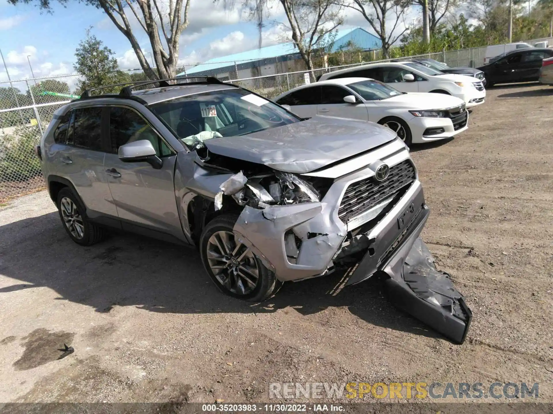 1 Photograph of a damaged car 2T3C1RFVXKC018247 TOYOTA RAV4 2019