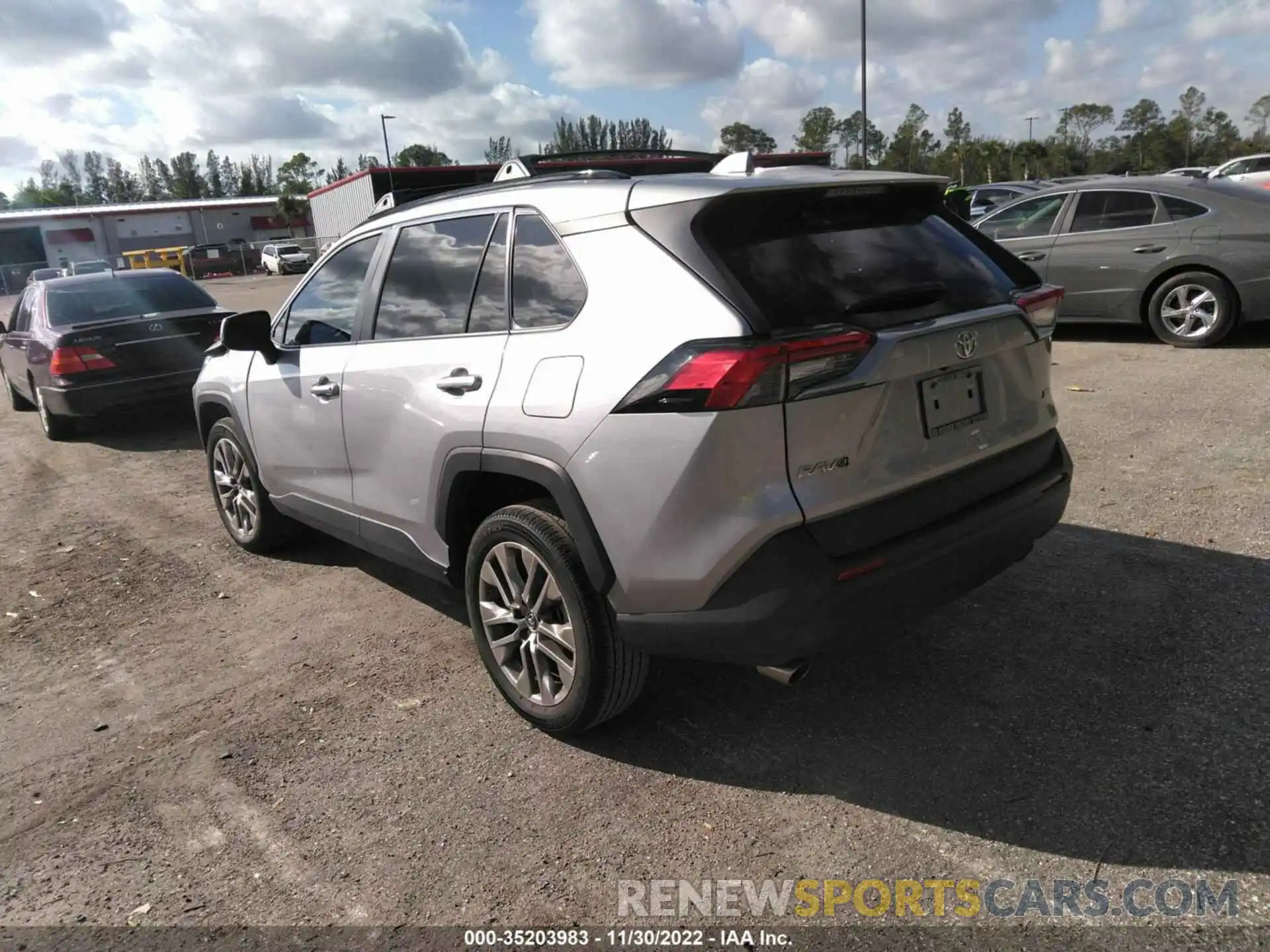 3 Photograph of a damaged car 2T3C1RFVXKC018247 TOYOTA RAV4 2019