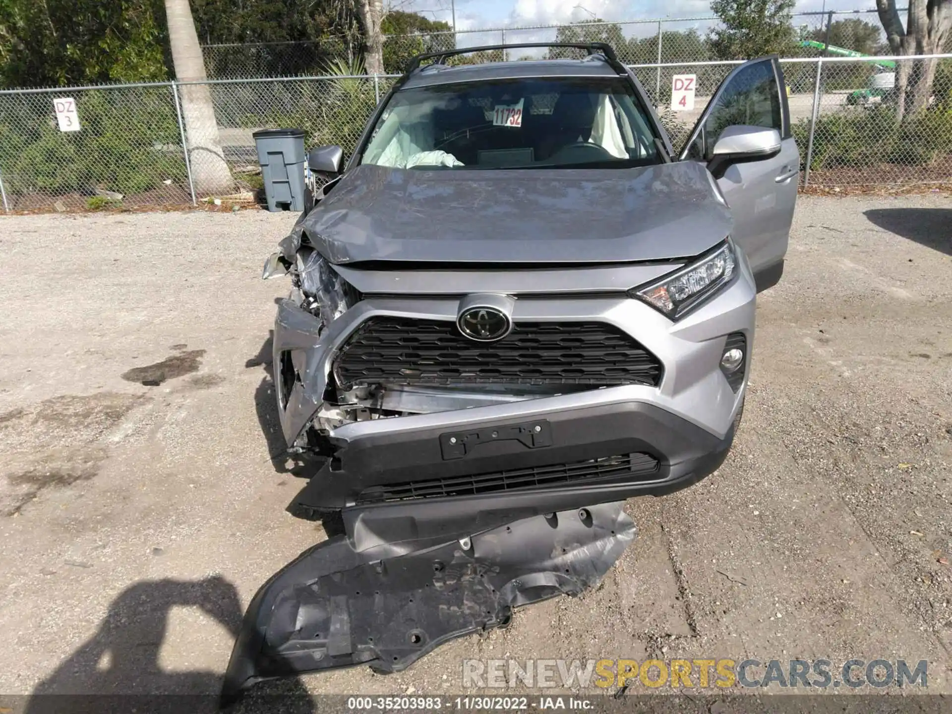 6 Photograph of a damaged car 2T3C1RFVXKC018247 TOYOTA RAV4 2019