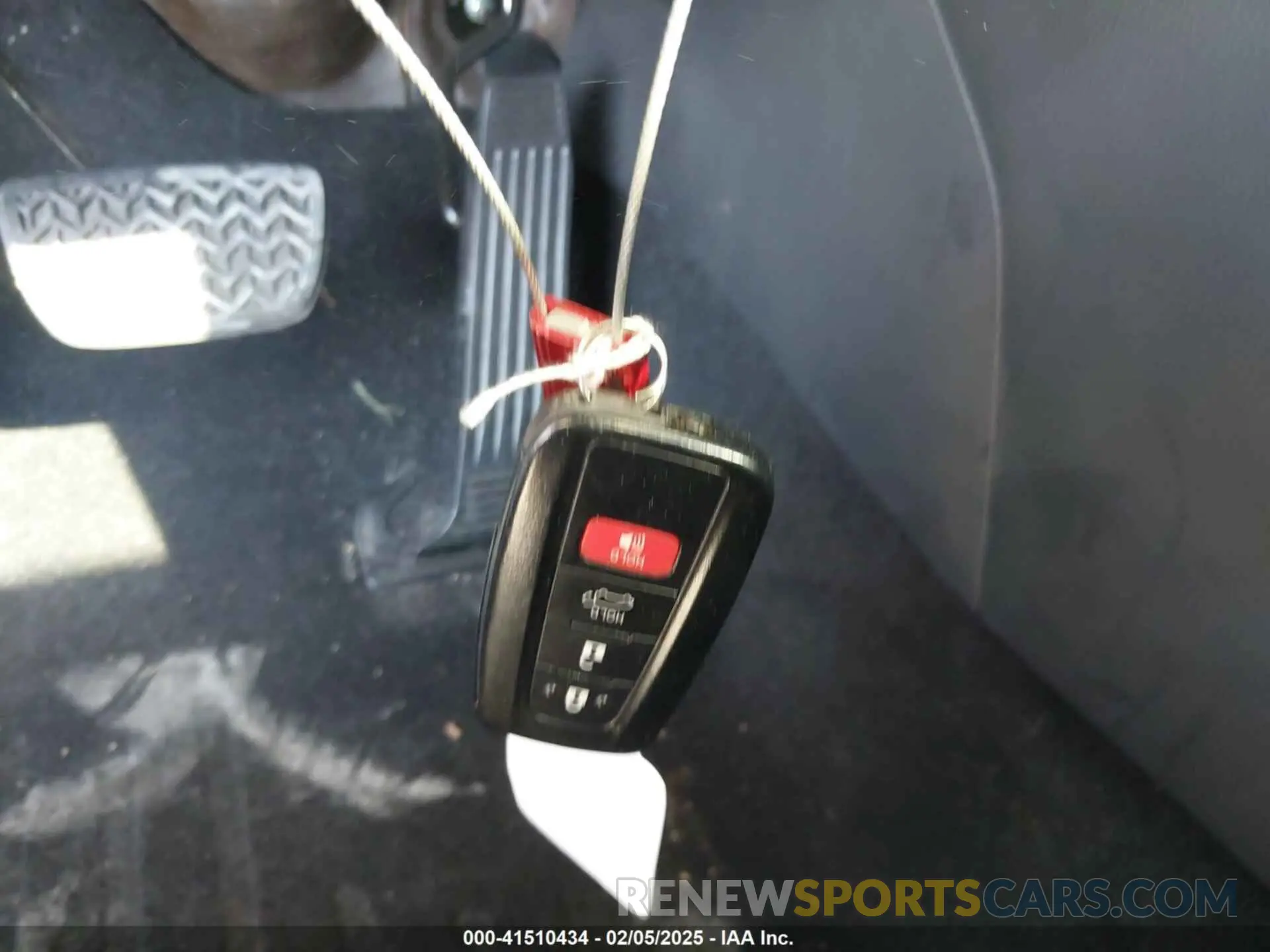 11 Photograph of a damaged car 2T3C1RFVXKW023284 TOYOTA RAV4 2019