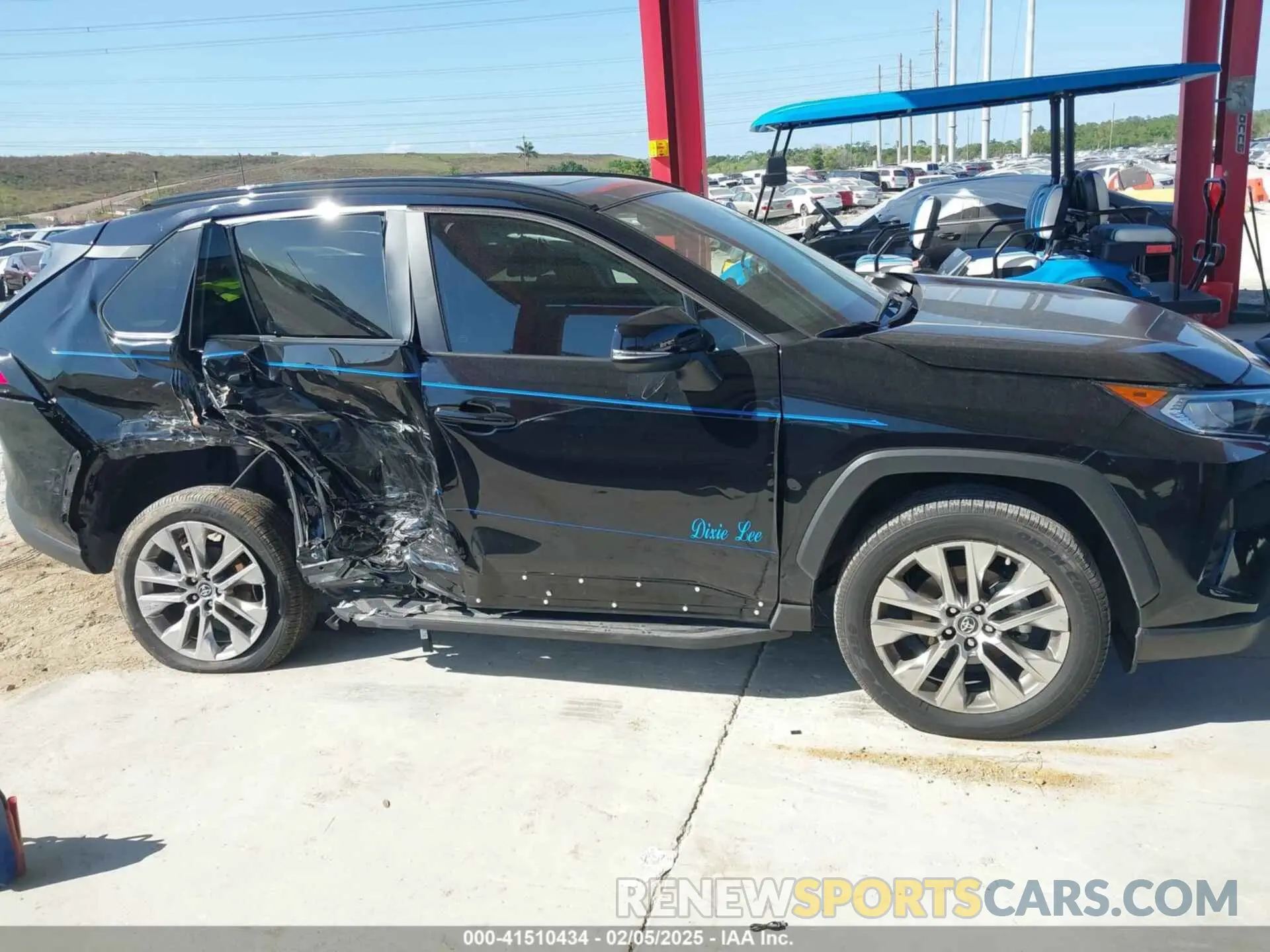 13 Photograph of a damaged car 2T3C1RFVXKW023284 TOYOTA RAV4 2019