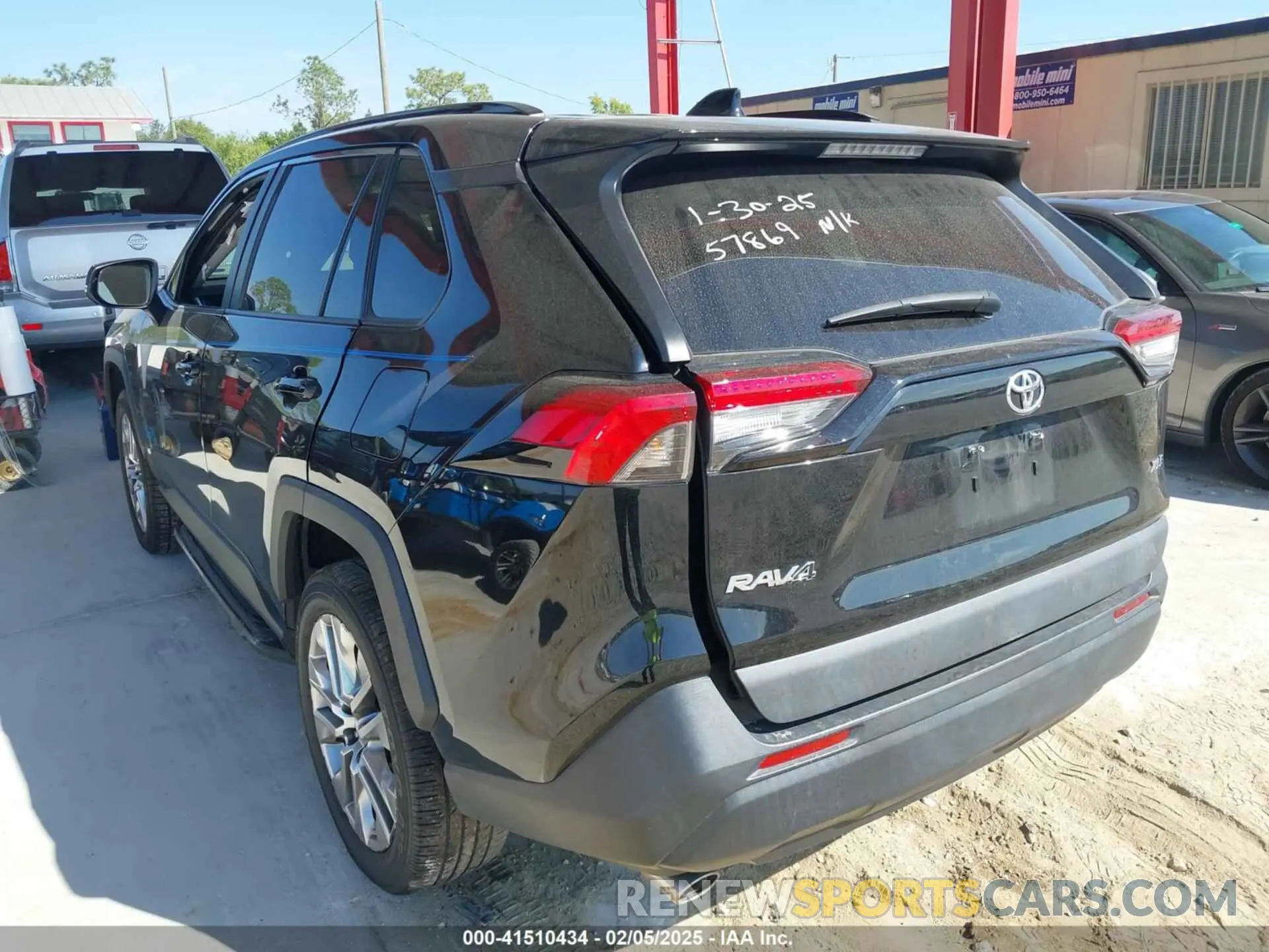 3 Photograph of a damaged car 2T3C1RFVXKW023284 TOYOTA RAV4 2019