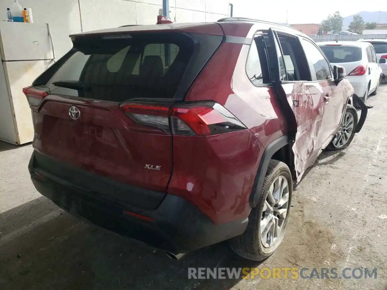 4 Photograph of a damaged car 2T3C1RFVXKW024063 TOYOTA RAV4 2019