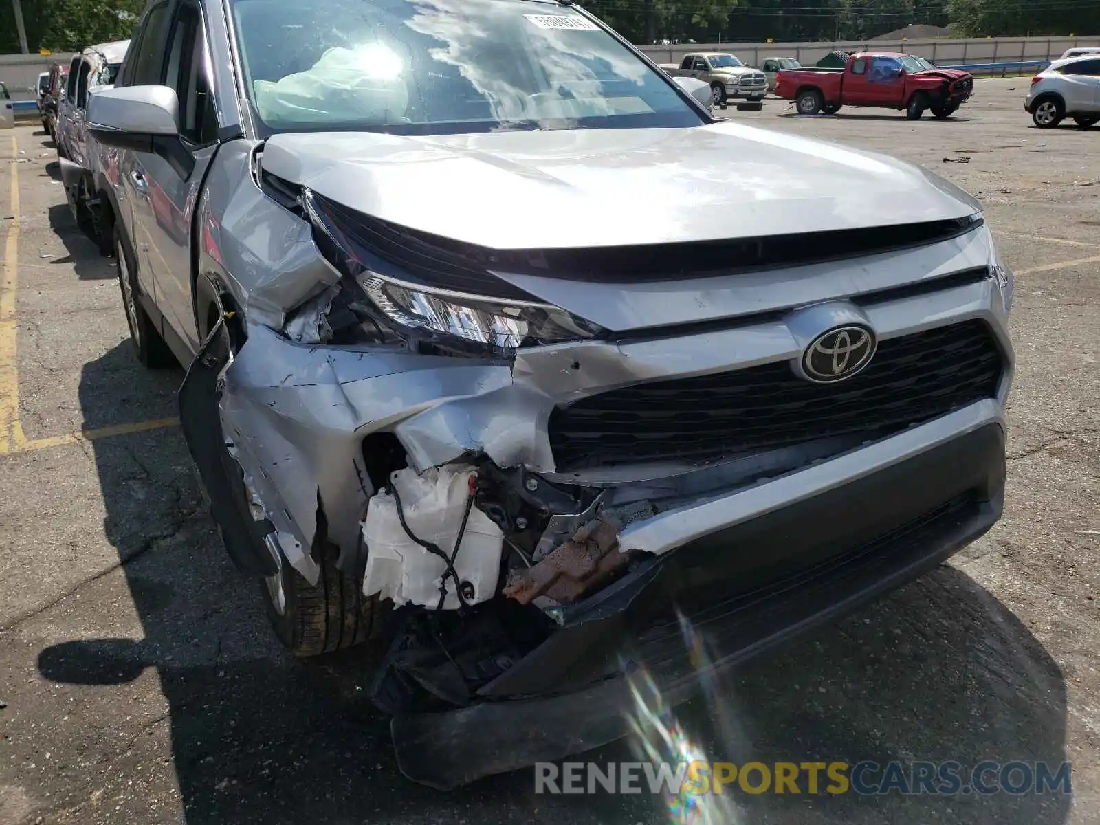 9 Photograph of a damaged car 2T3C1RFVXKW026914 TOYOTA RAV4 2019