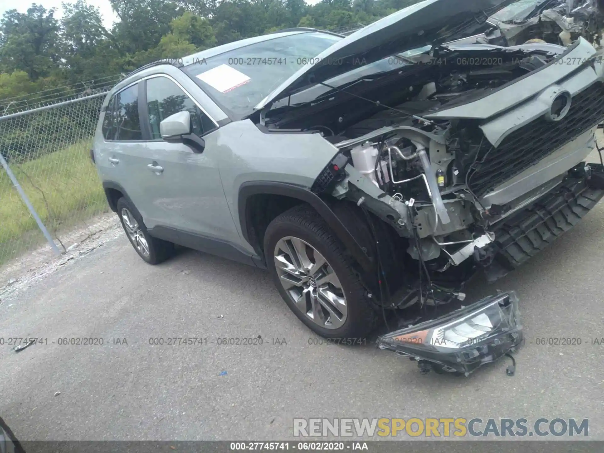 1 Photograph of a damaged car 2T3C1RFVXKW034267 TOYOTA RAV4 2019