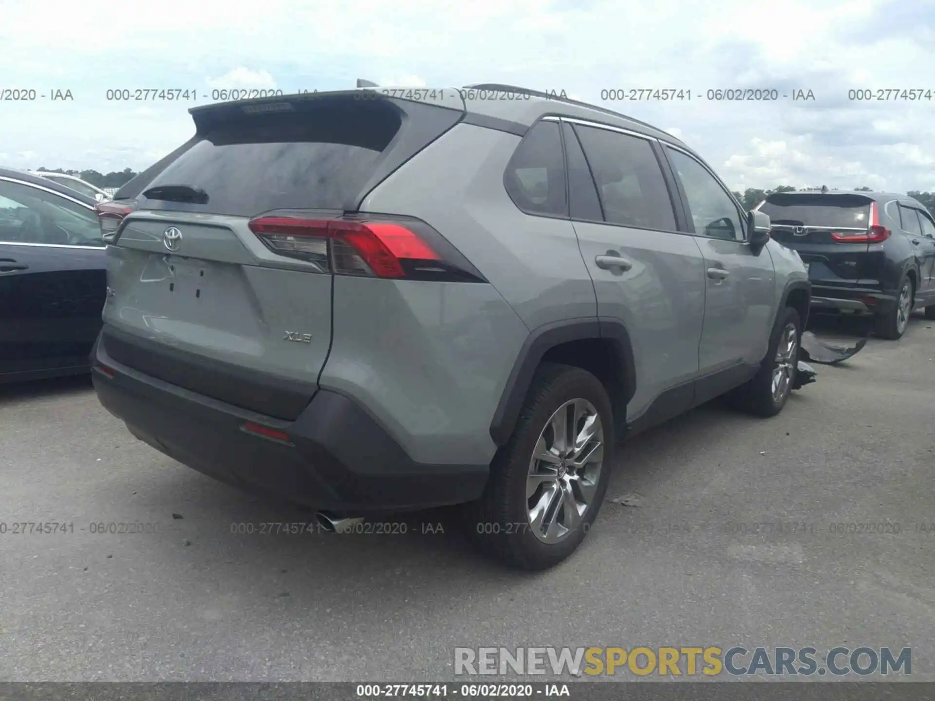 4 Photograph of a damaged car 2T3C1RFVXKW034267 TOYOTA RAV4 2019