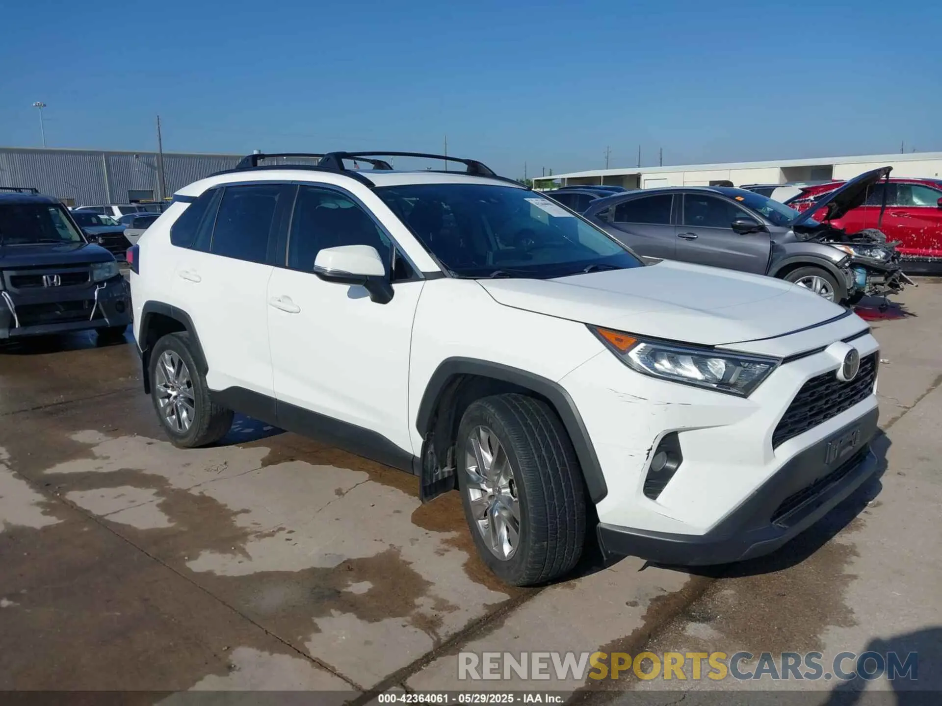 1 Photograph of a damaged car 2T3C1RFVXKW047889 TOYOTA RAV4 2019
