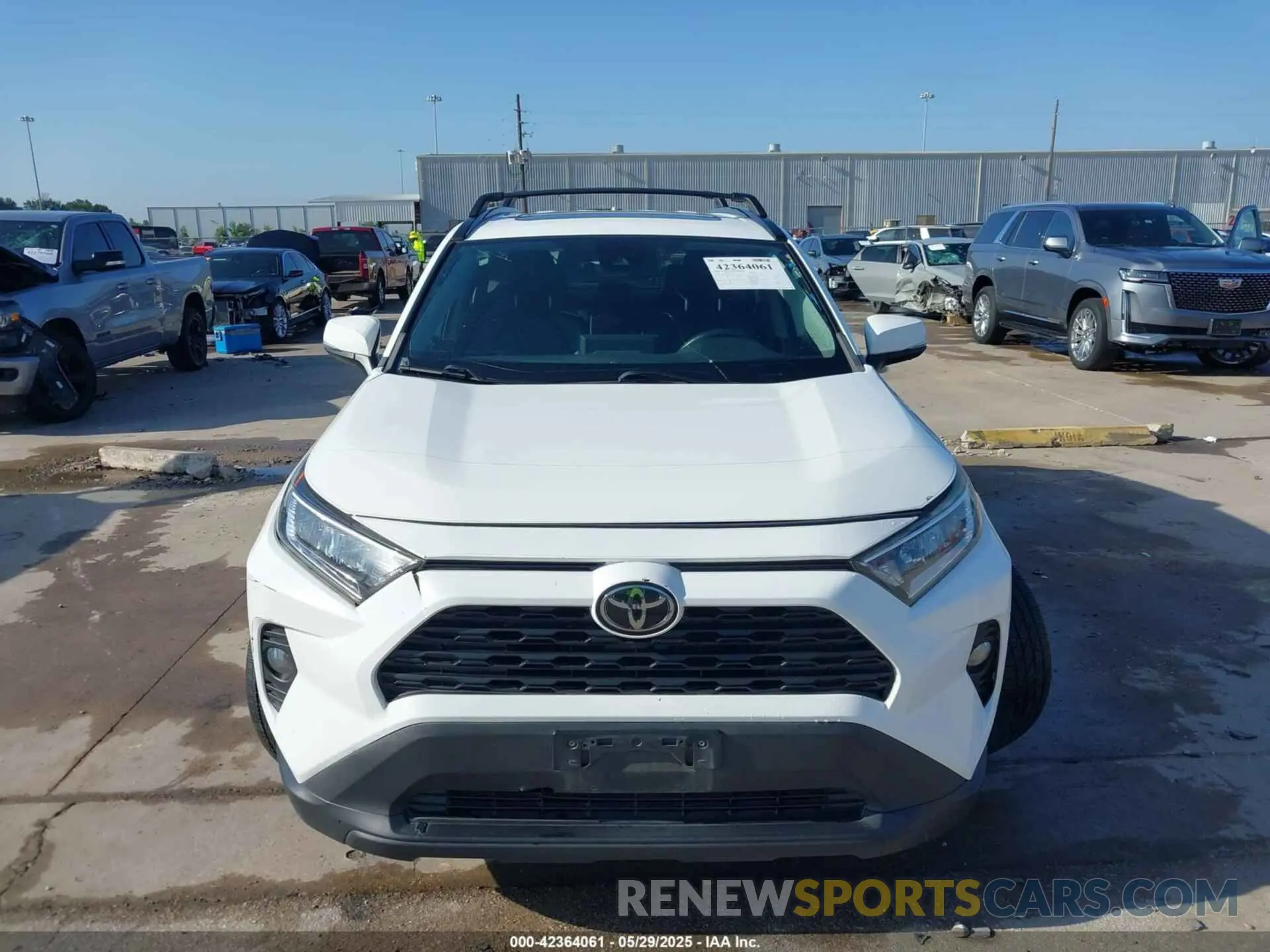 12 Photograph of a damaged car 2T3C1RFVXKW047889 TOYOTA RAV4 2019