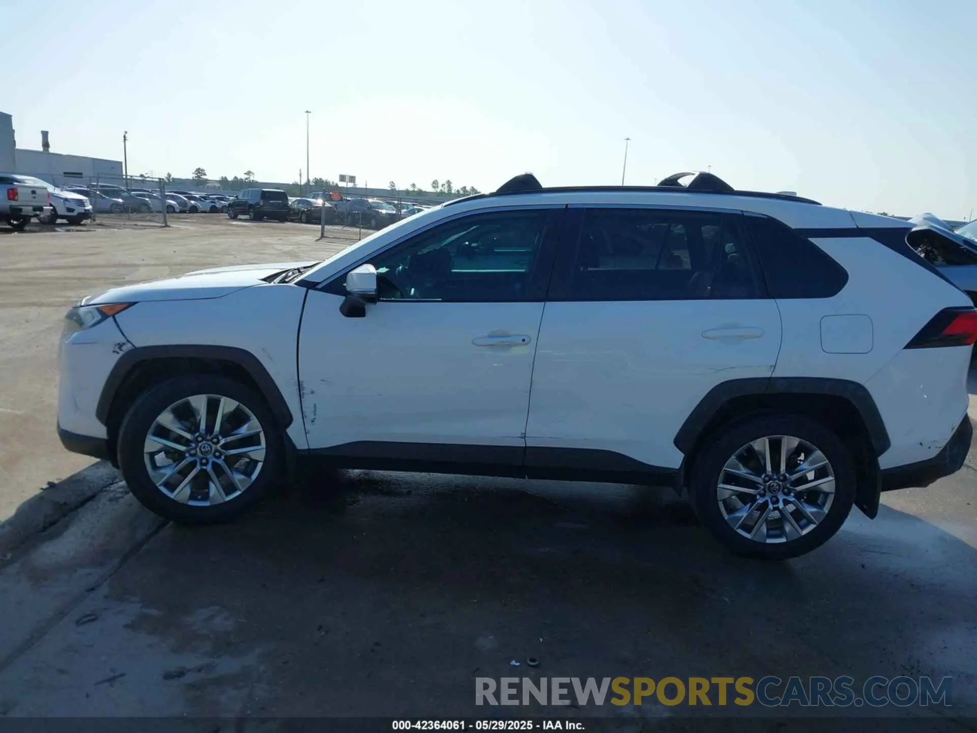 14 Photograph of a damaged car 2T3C1RFVXKW047889 TOYOTA RAV4 2019
