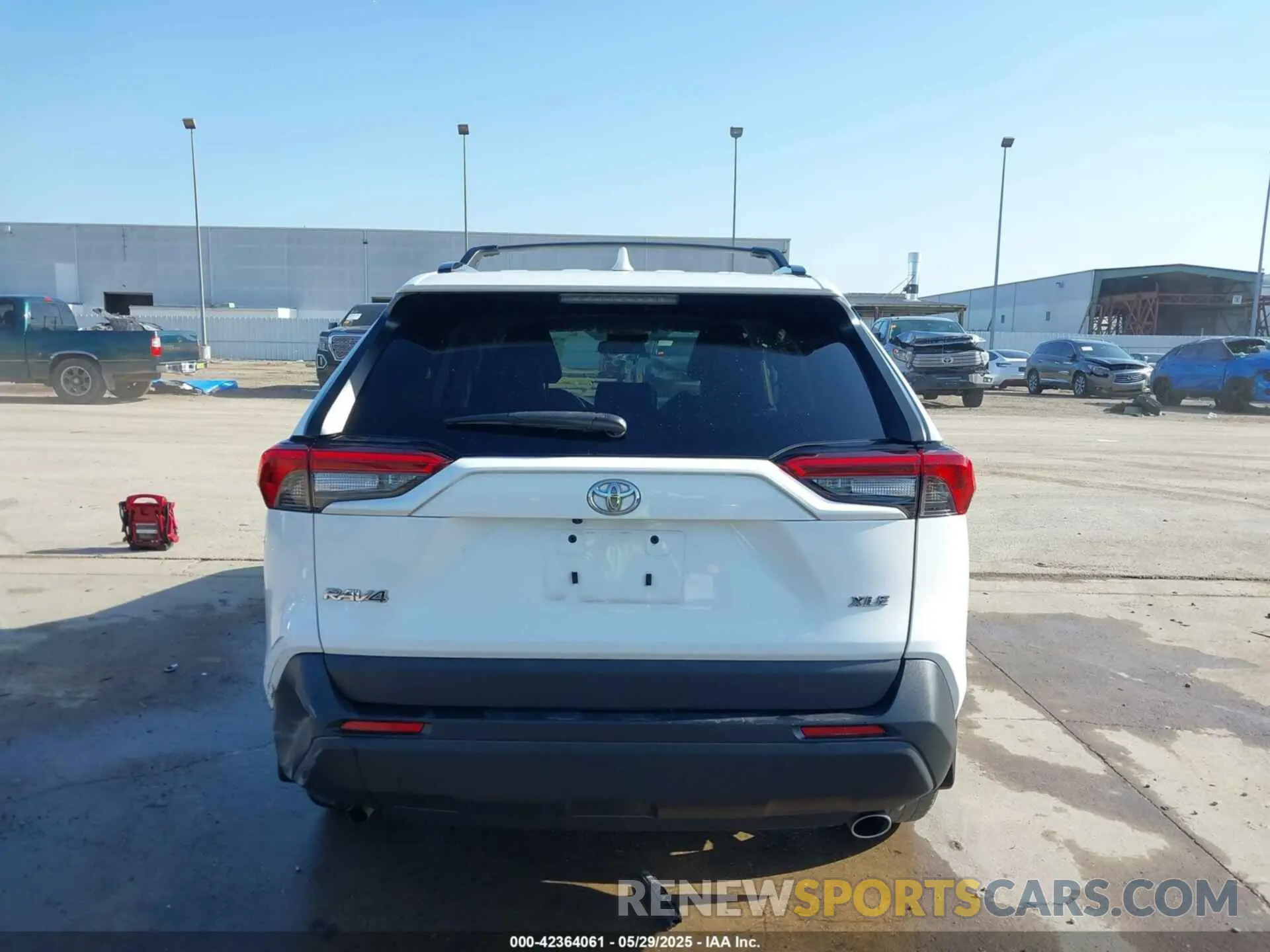 16 Photograph of a damaged car 2T3C1RFVXKW047889 TOYOTA RAV4 2019