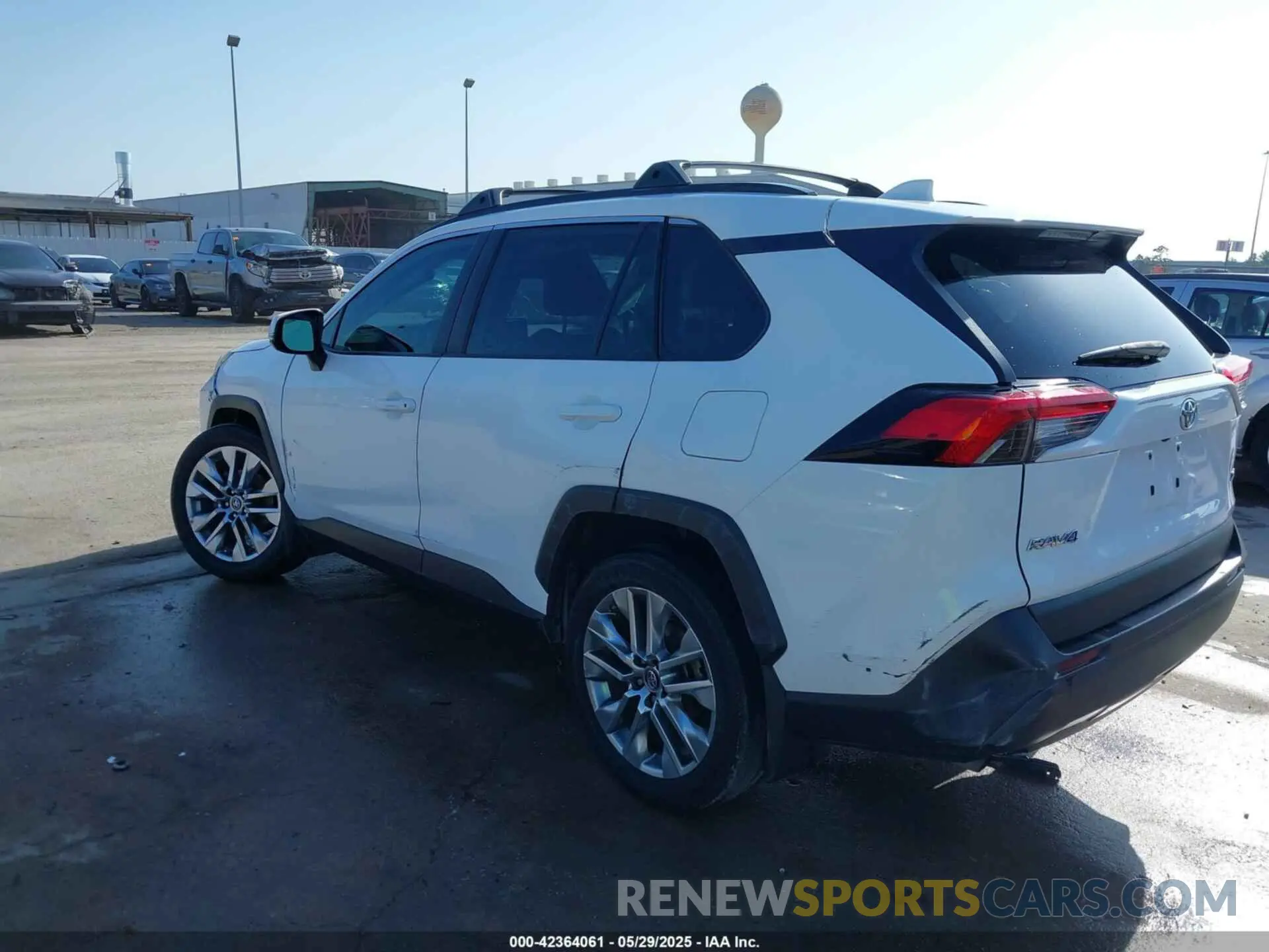 3 Photograph of a damaged car 2T3C1RFVXKW047889 TOYOTA RAV4 2019