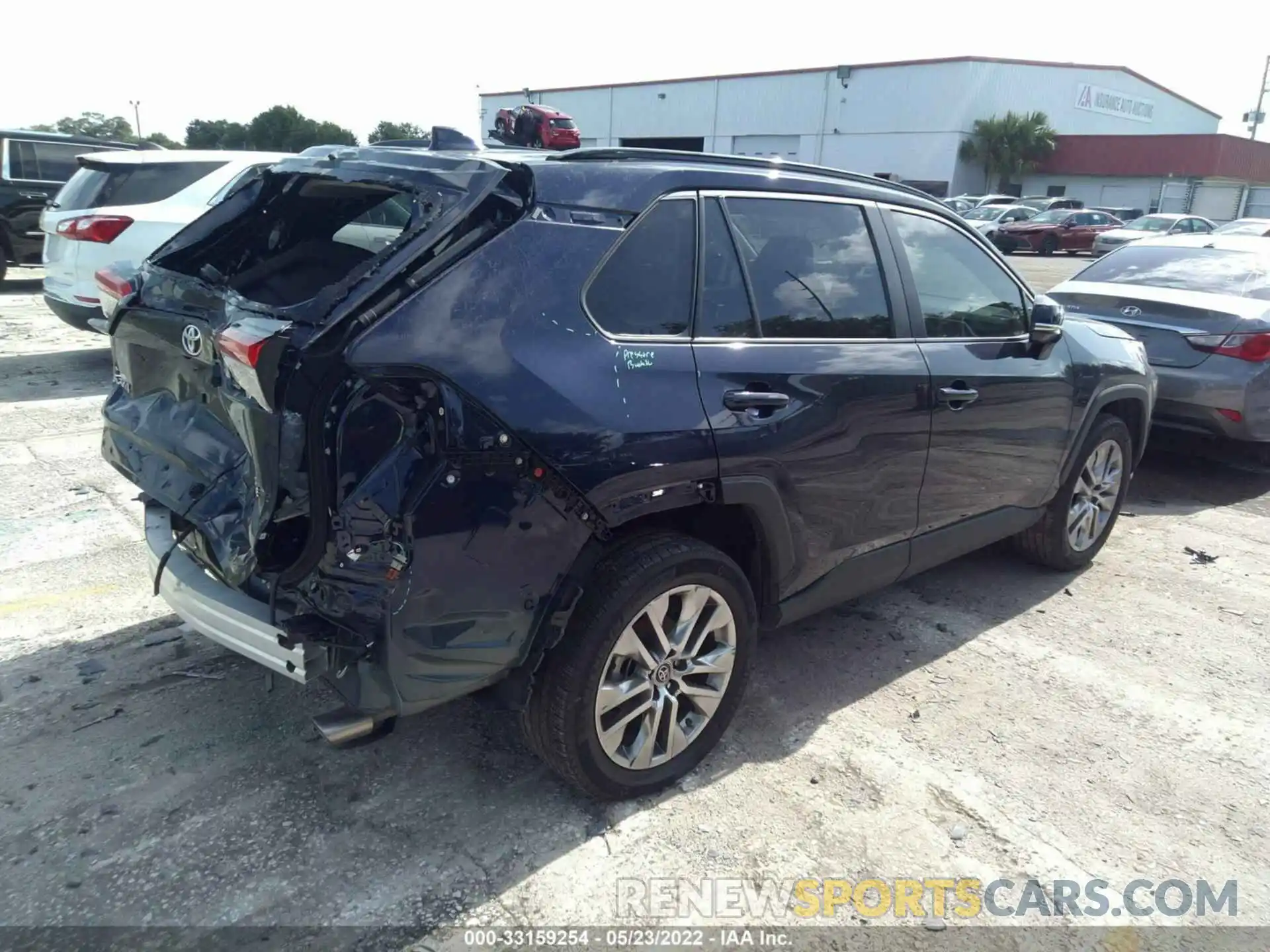 4 Photograph of a damaged car 2T3C1RFVXKW052008 TOYOTA RAV4 2019