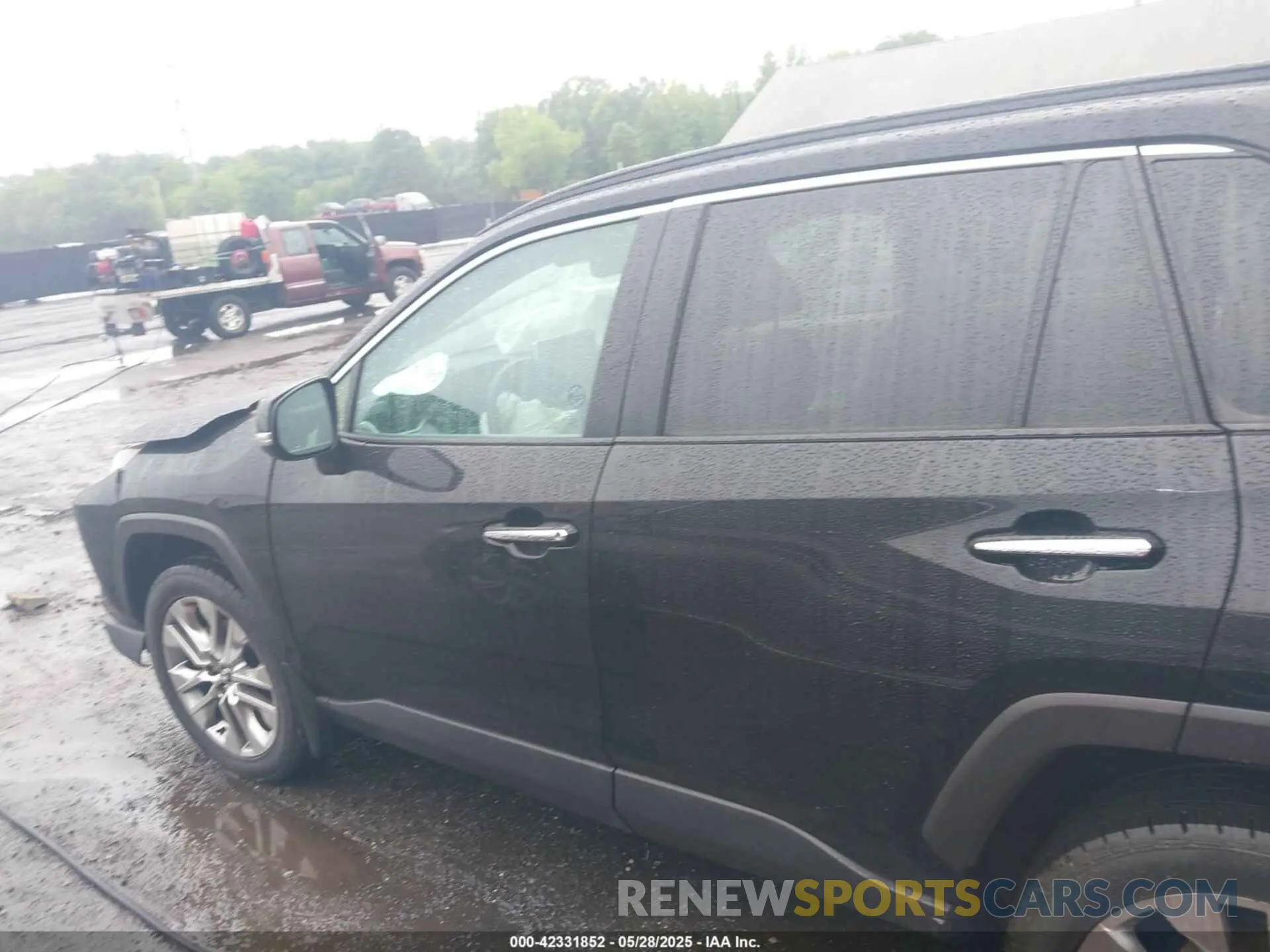 14 Photograph of a damaged car 2T3D1RFV3KC009815 TOYOTA RAV4 2019