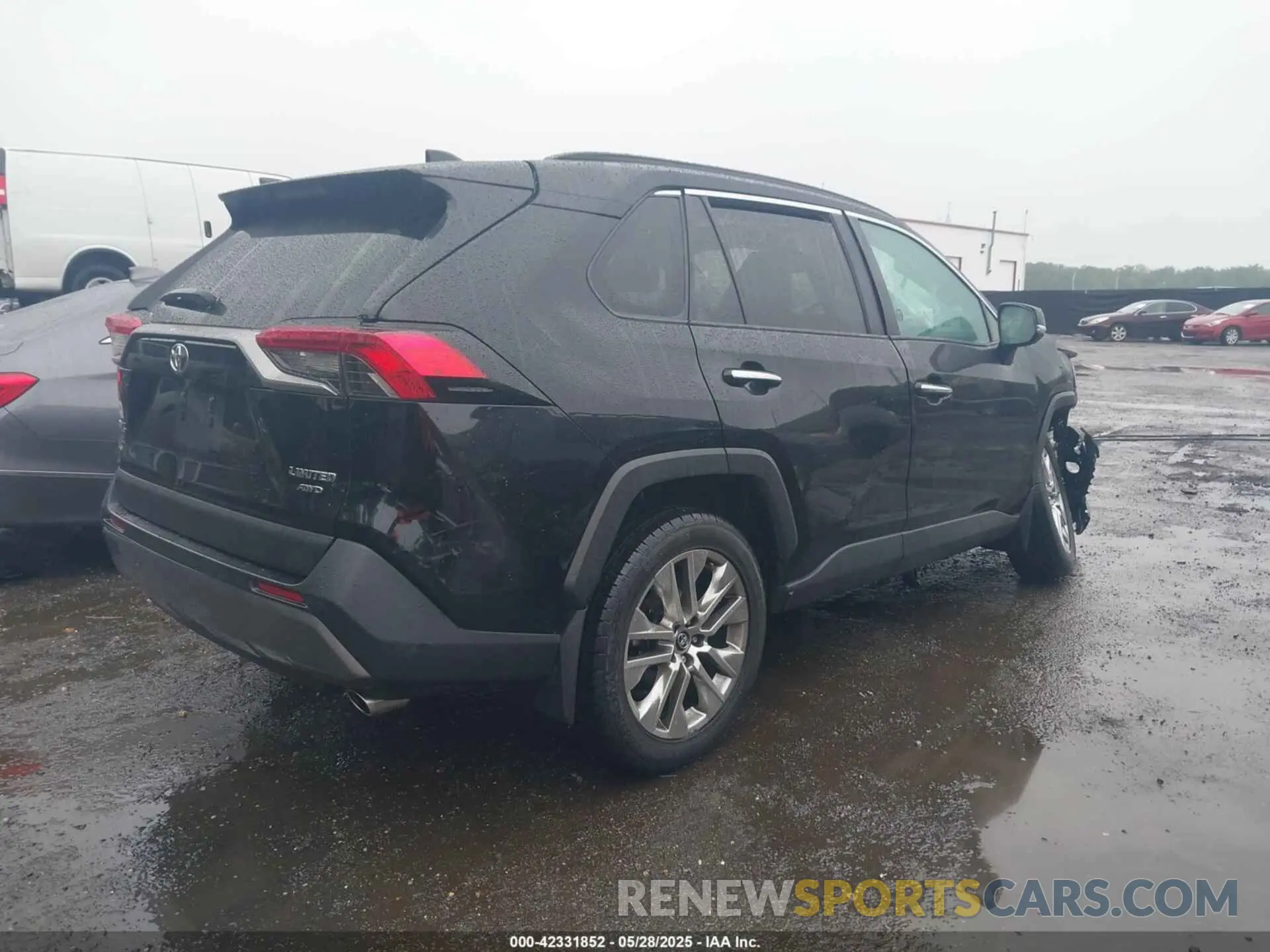 4 Photograph of a damaged car 2T3D1RFV3KC009815 TOYOTA RAV4 2019