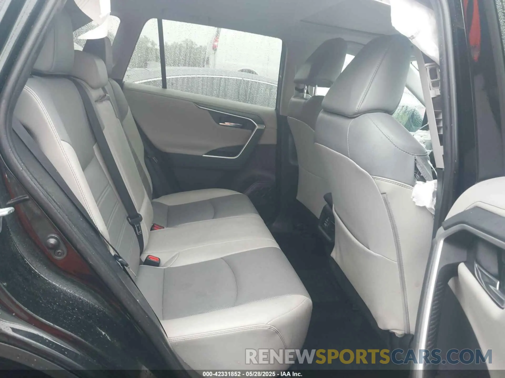 8 Photograph of a damaged car 2T3D1RFV3KC009815 TOYOTA RAV4 2019
