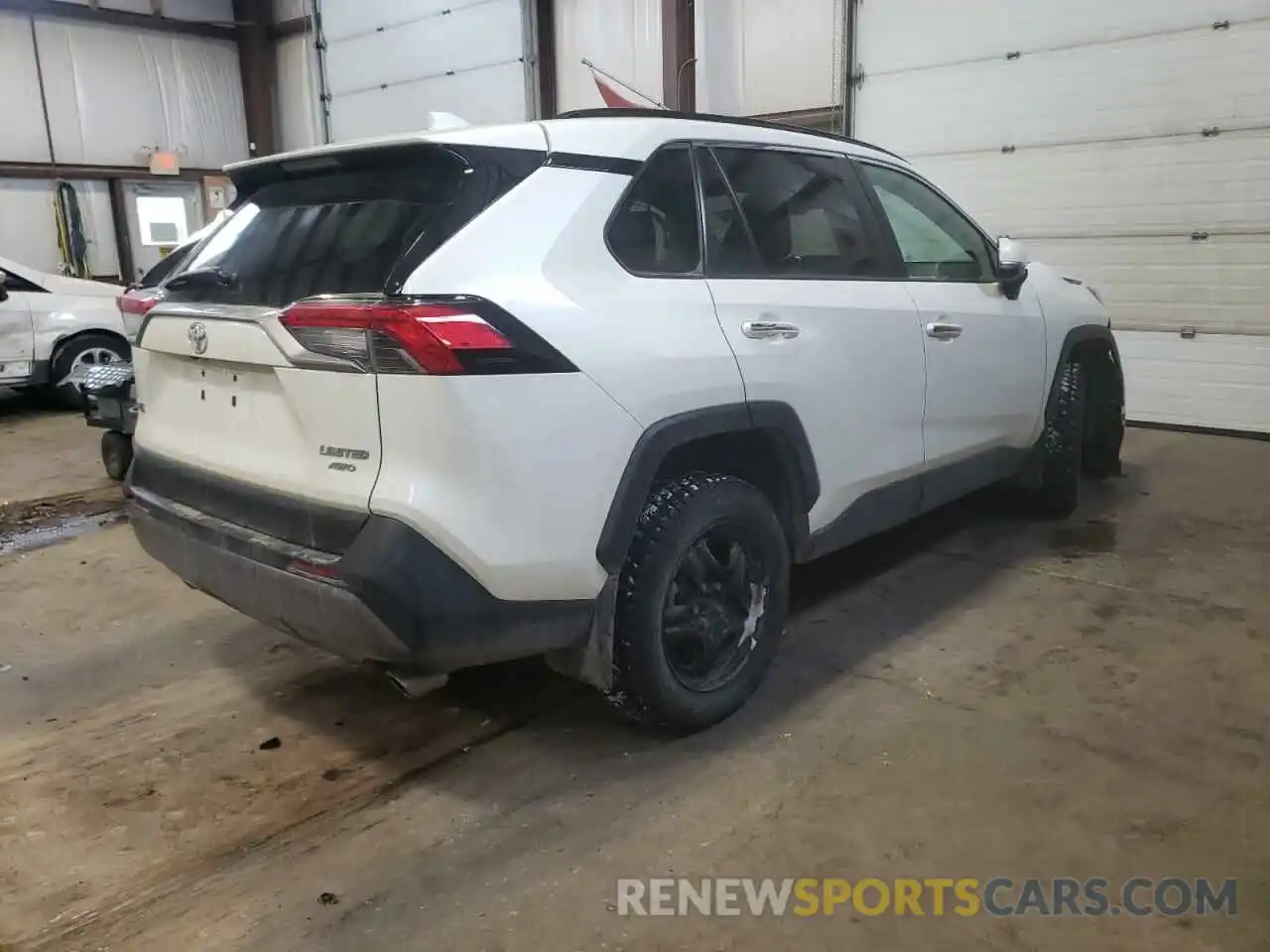 4 Photograph of a damaged car 2T3D1RFV4KC005904 TOYOTA RAV4 2019