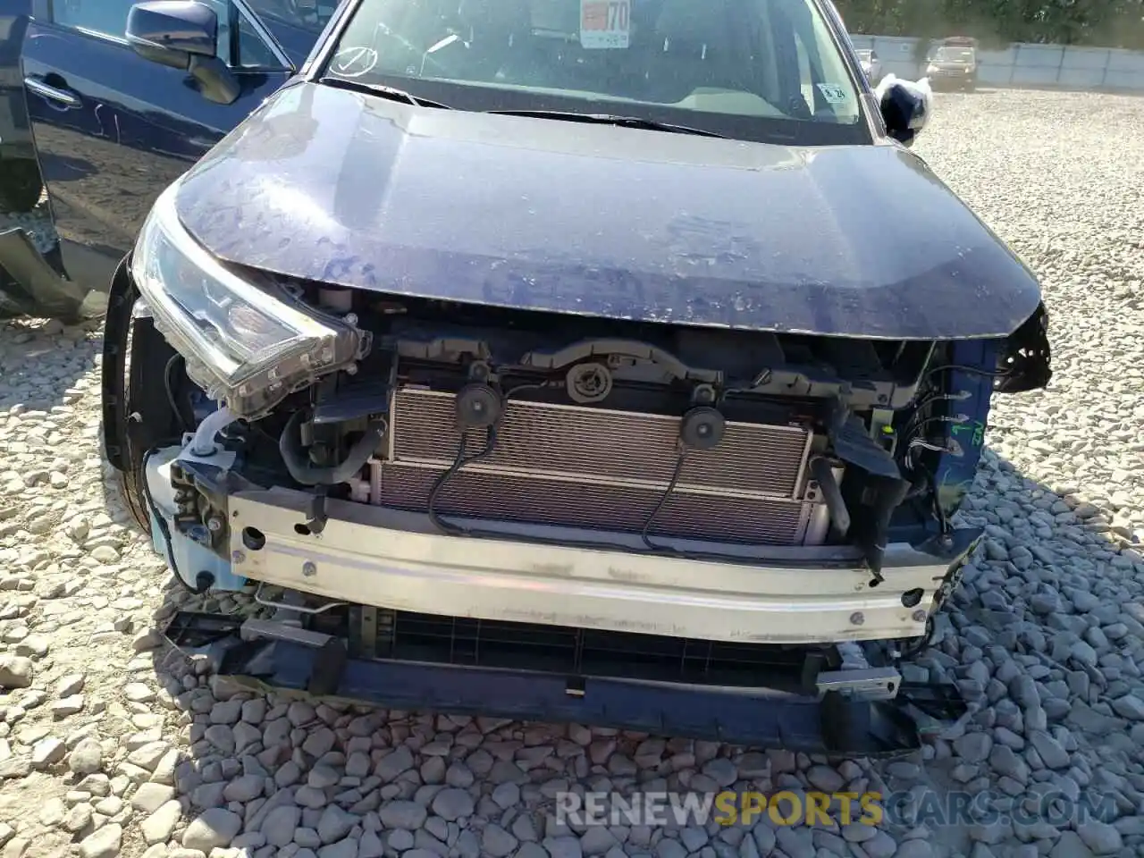 9 Photograph of a damaged car 2T3DWRFV0KW020013 TOYOTA RAV4 2019