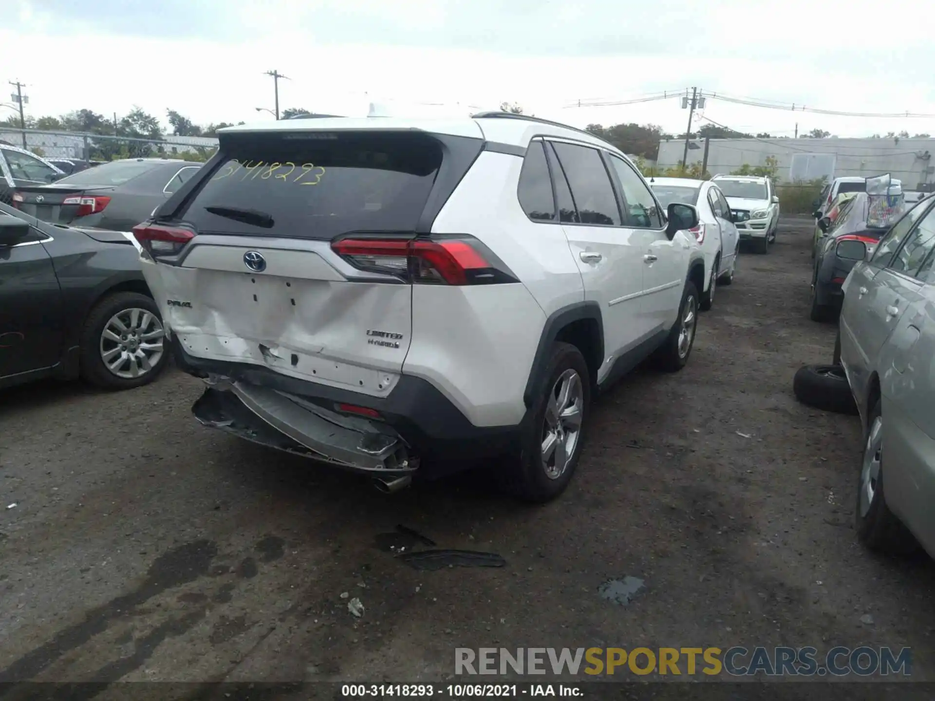 4 Photograph of a damaged car 2T3DWRFV1KW013524 TOYOTA RAV4 2019