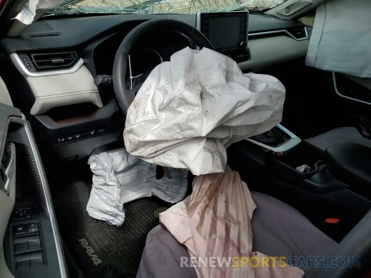 8 Photograph of a damaged car 2T3DWRFV1KW023048 TOYOTA RAV4 2019