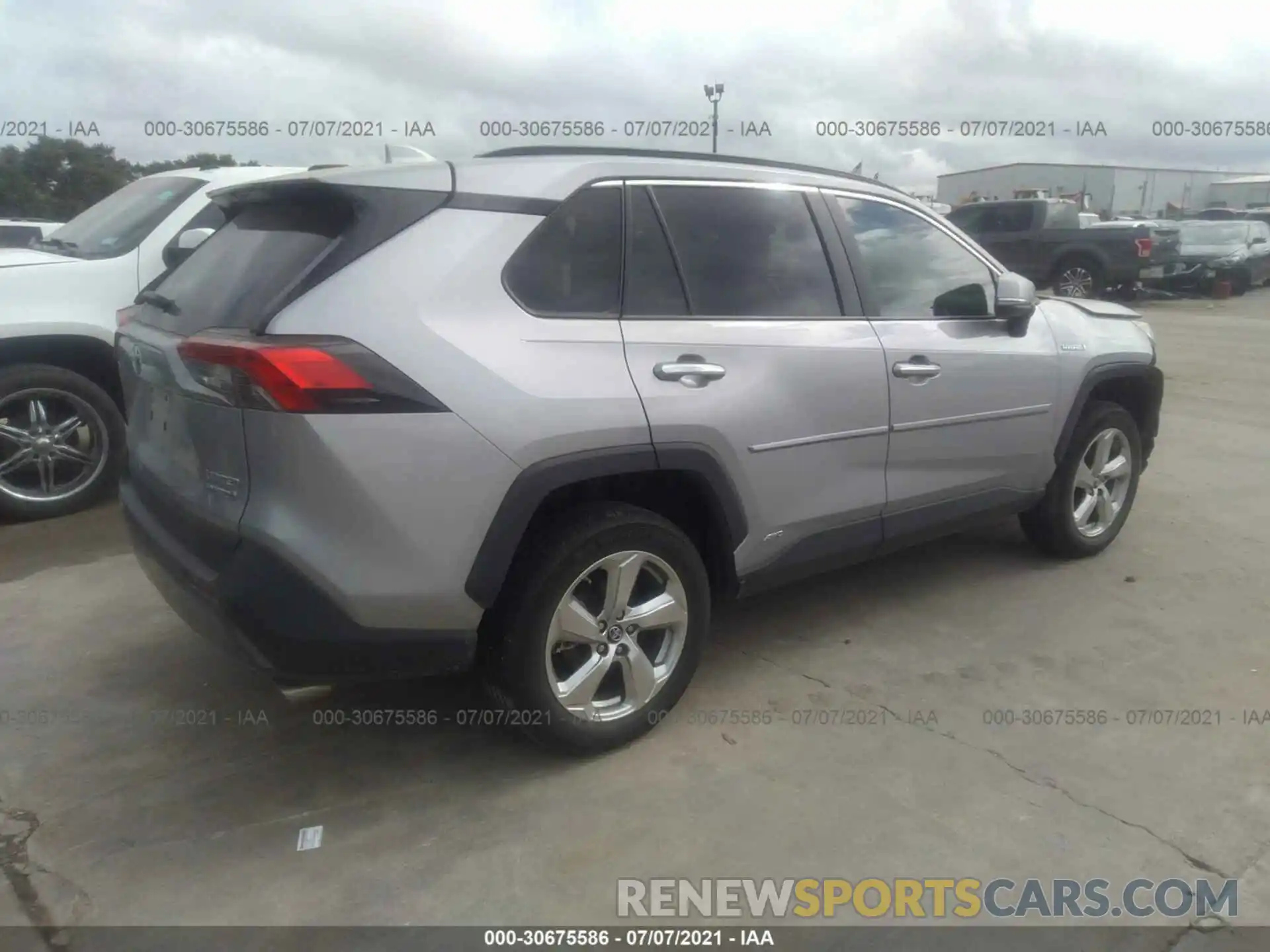 4 Photograph of a damaged car 2T3DWRFV1KW031179 TOYOTA RAV4 2019