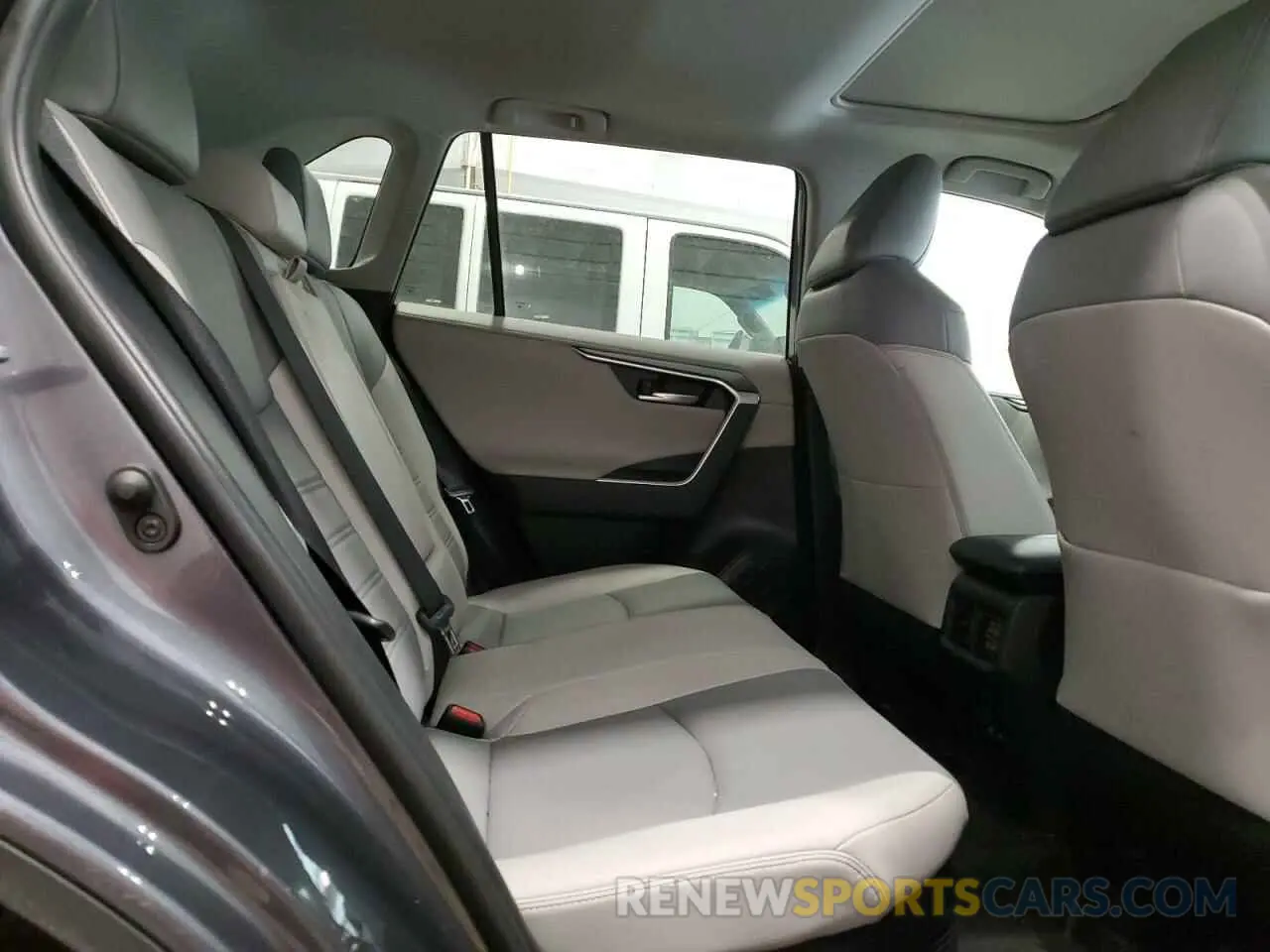 11 Photograph of a damaged car 2T3DWRFV2KW018389 TOYOTA RAV4 2019