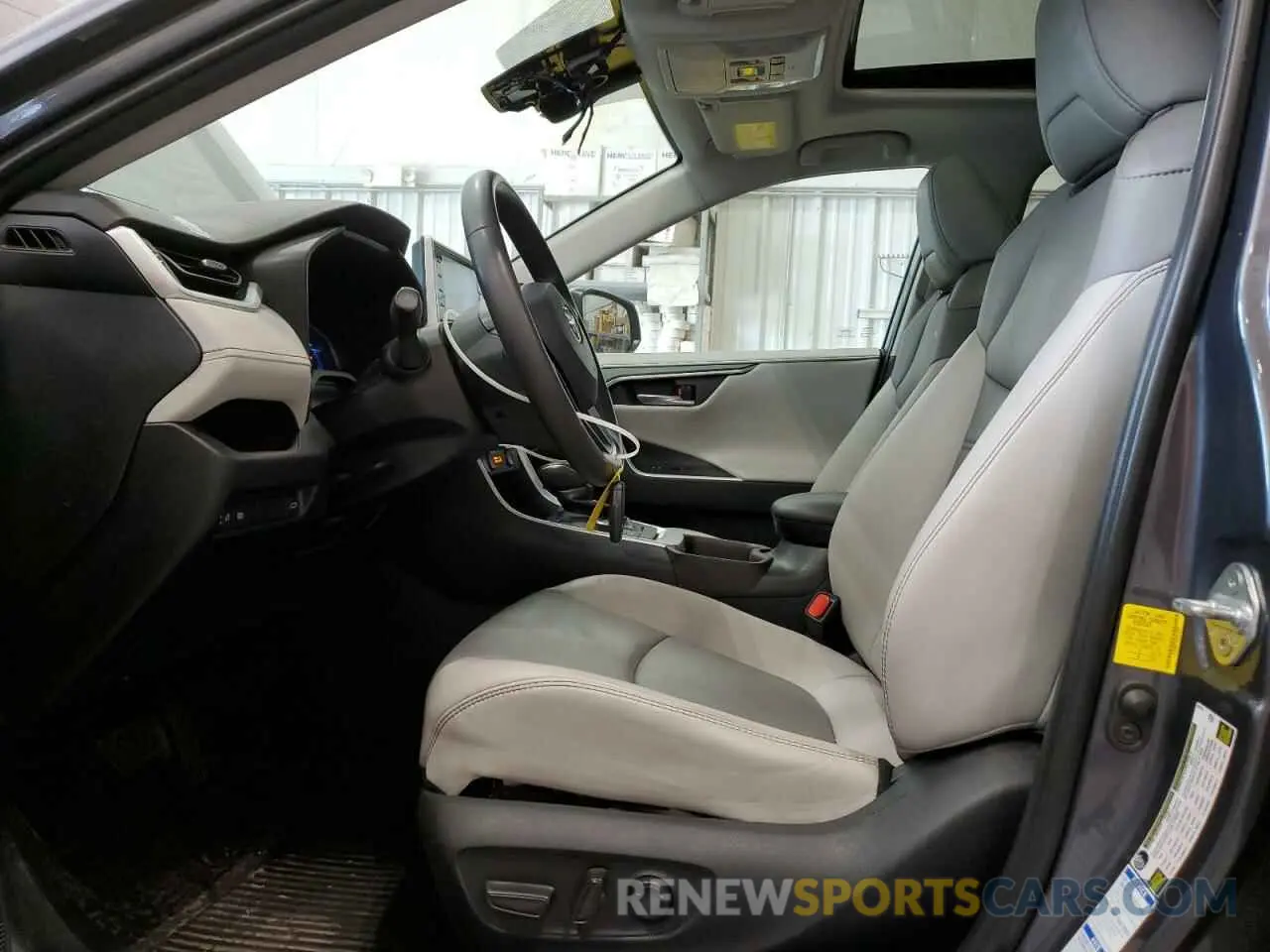 7 Photograph of a damaged car 2T3DWRFV2KW018389 TOYOTA RAV4 2019