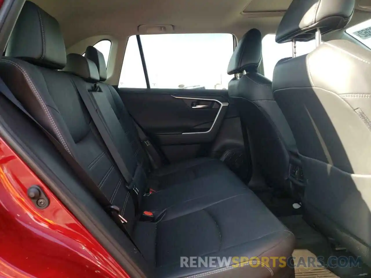 6 Photograph of a damaged car 2T3DWRFV3KW020264 TOYOTA RAV4 2019