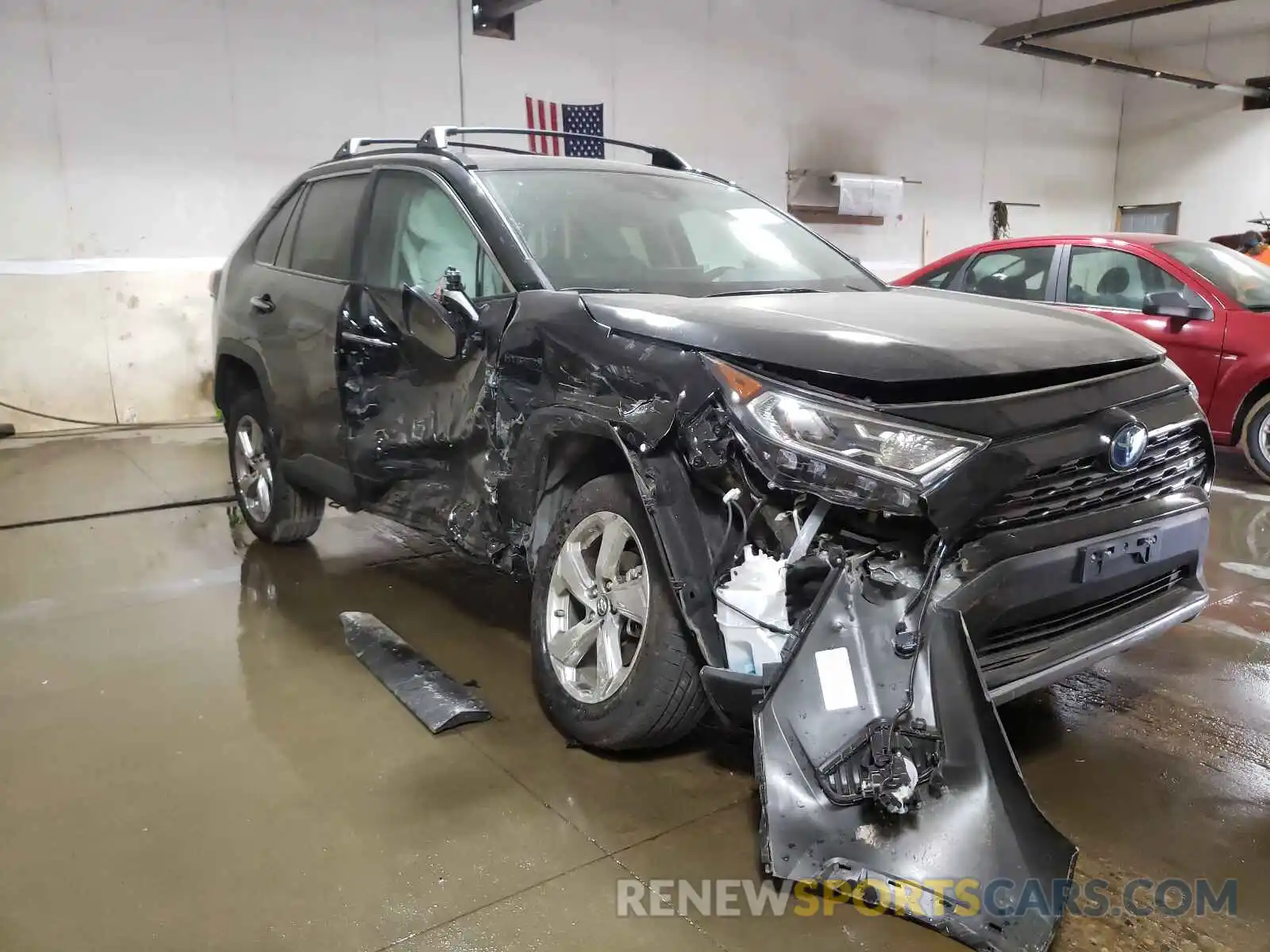 1 Photograph of a damaged car 2T3DWRFV4KW039020 TOYOTA RAV4 2019