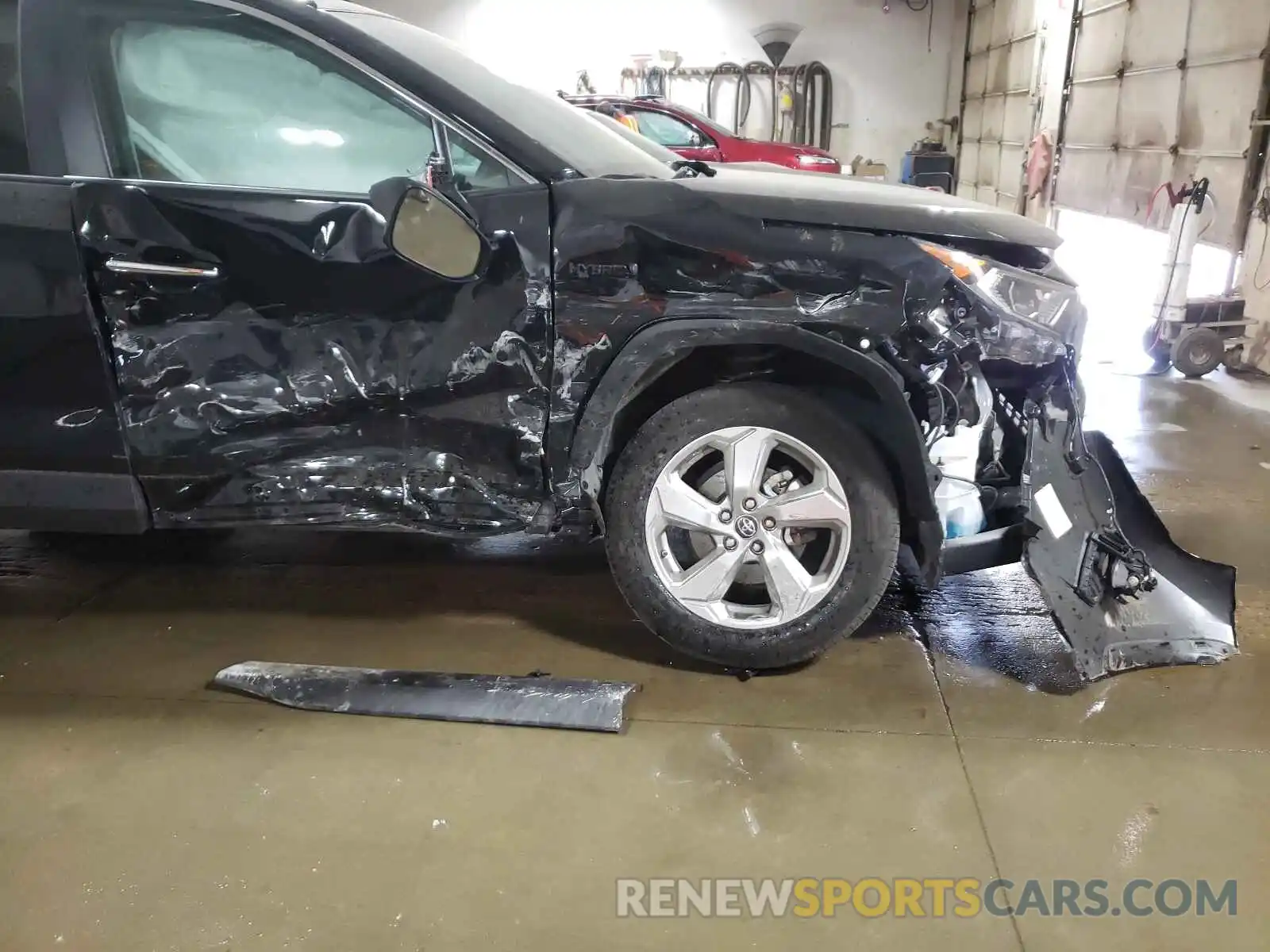 9 Photograph of a damaged car 2T3DWRFV4KW039020 TOYOTA RAV4 2019