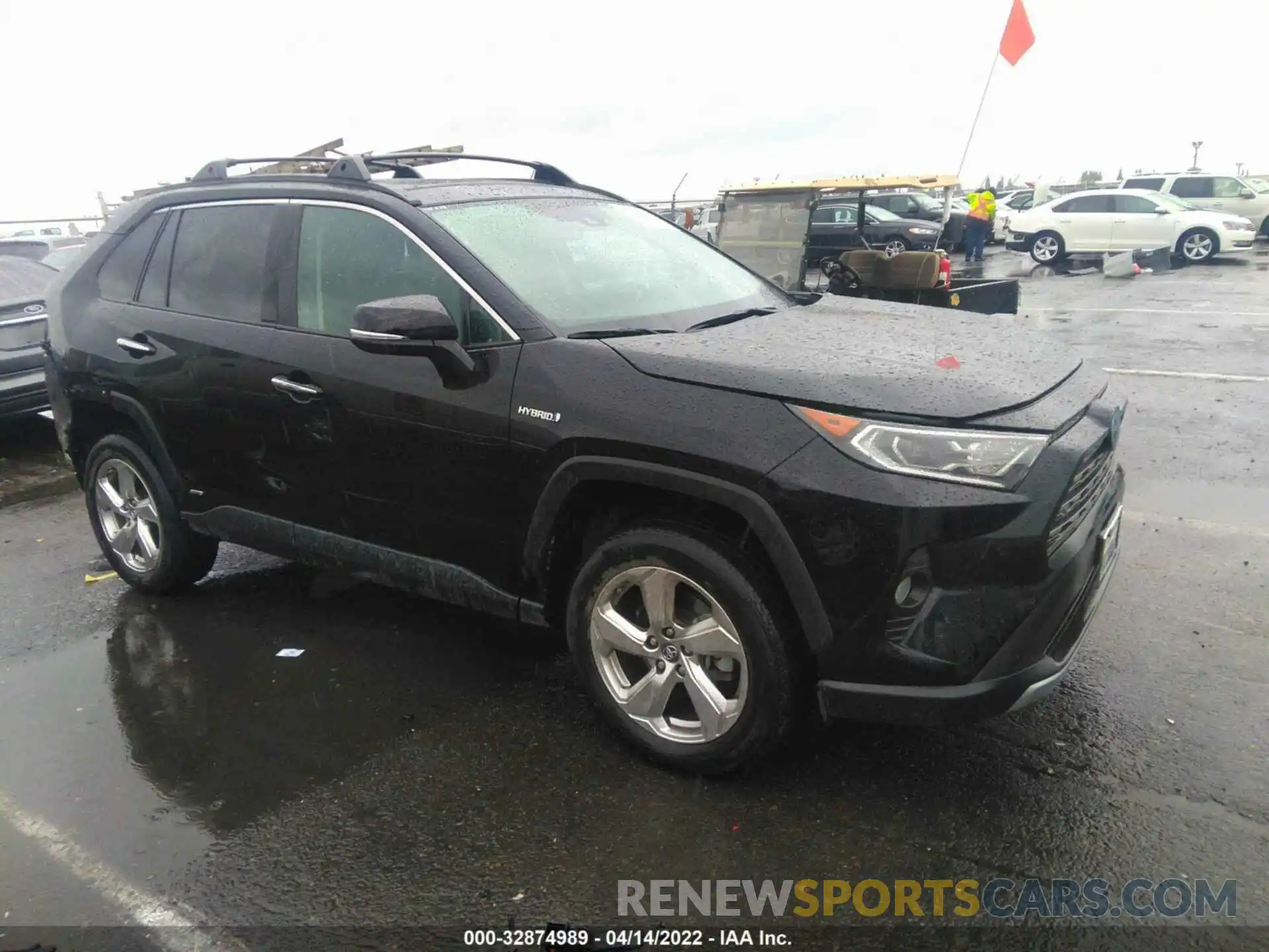 1 Photograph of a damaged car 2T3DWRFV6KW009761 TOYOTA RAV4 2019