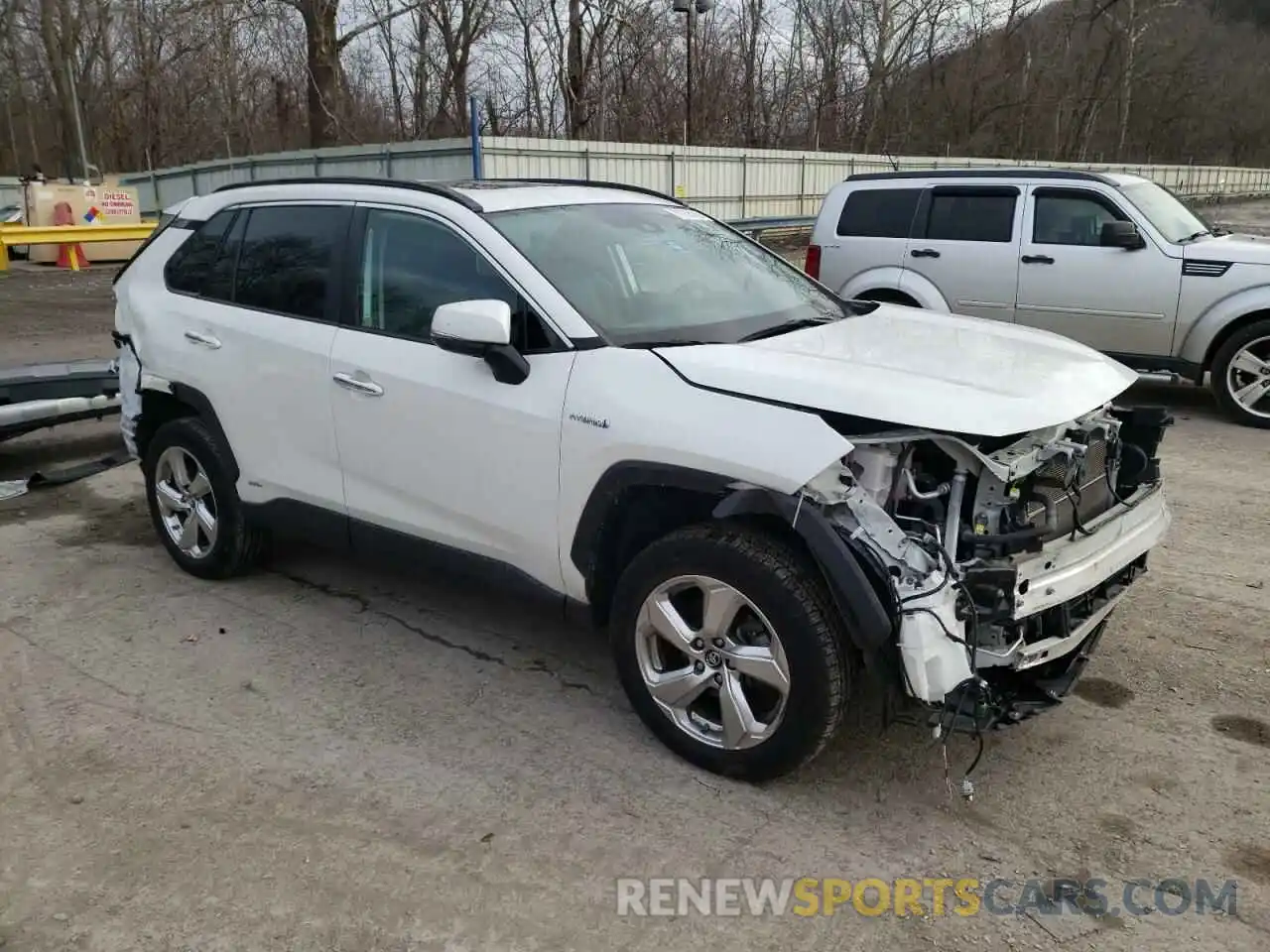 4 Photograph of a damaged car 2T3DWRFV6KW016094 TOYOTA RAV4 2019