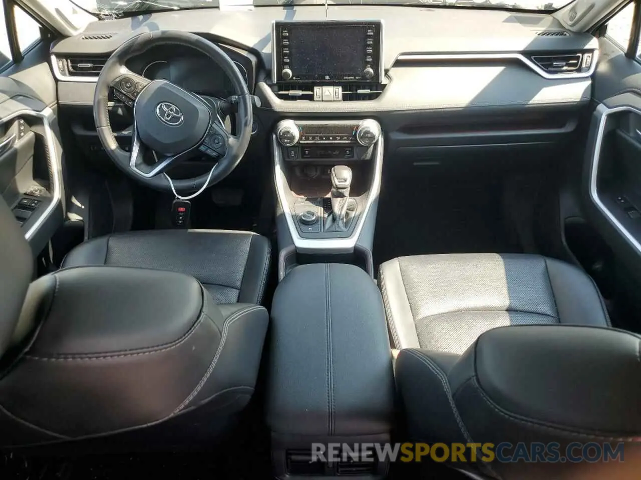 8 Photograph of a damaged car 2T3DWRFV6KW023515 TOYOTA RAV4 2019